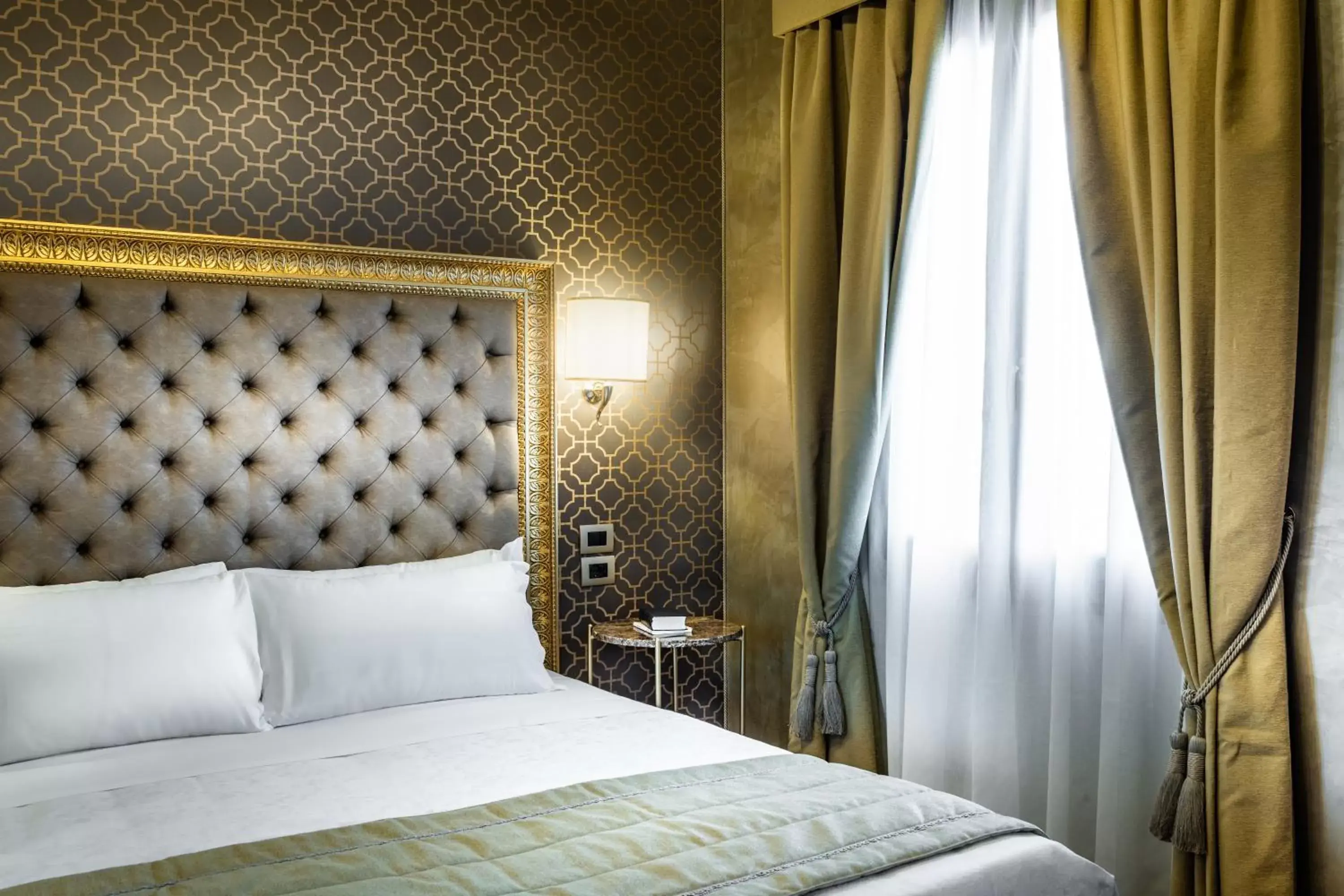 Photo of the whole room, Bed in Palazzo San Lorenzo