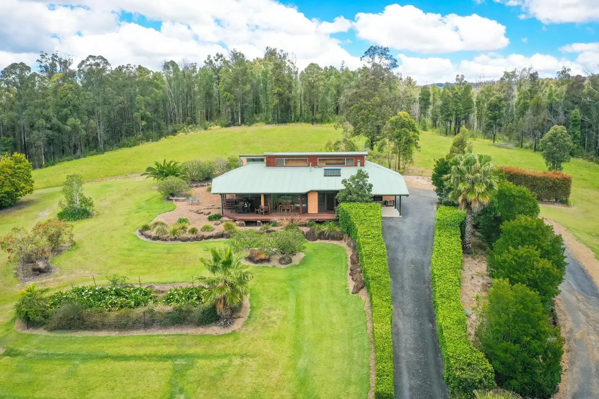 Property building, Bird's-eye View in Clarendon Forest Retreat