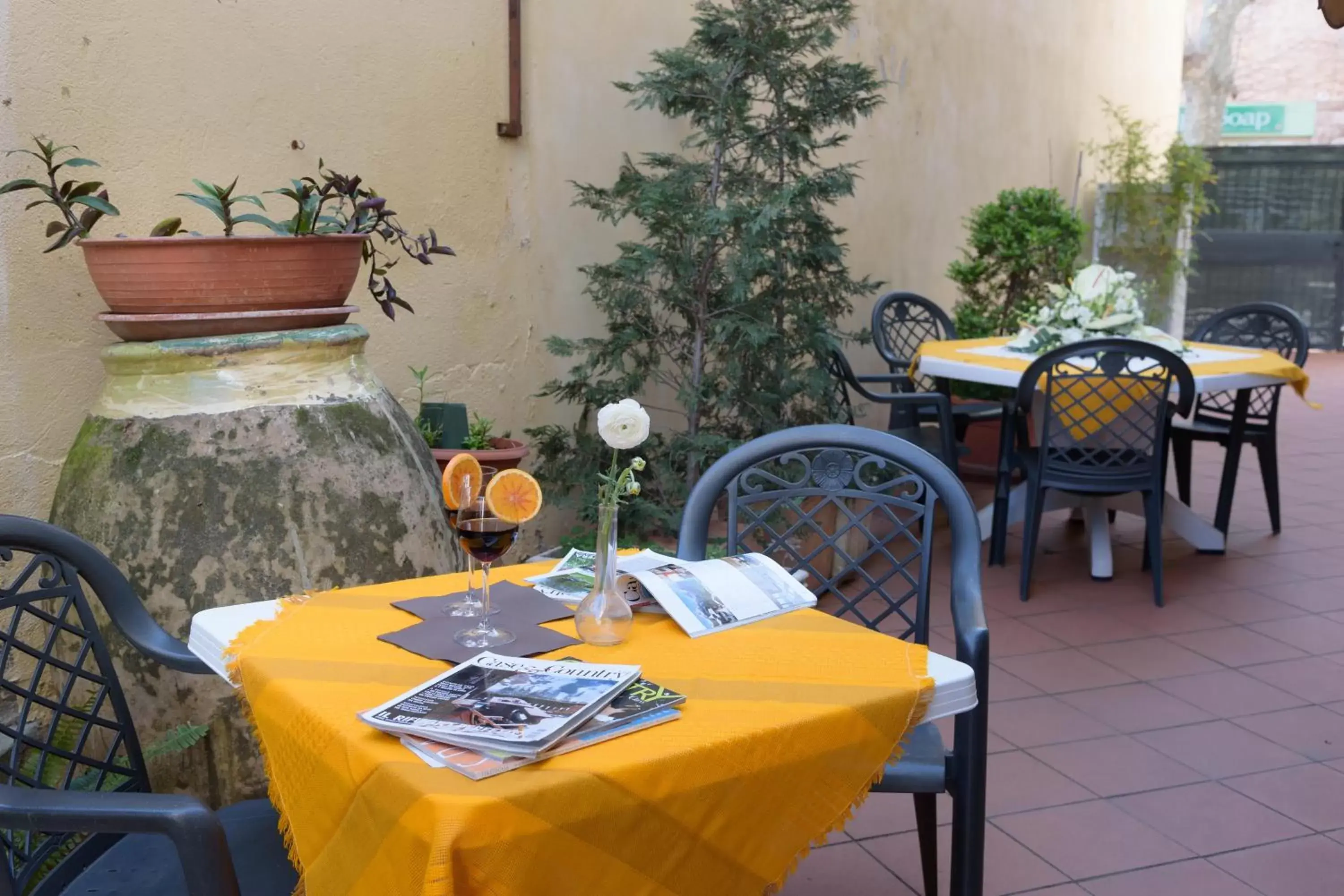 Garden, Restaurant/Places to Eat in Hotel Morchio Mhotelsgroup