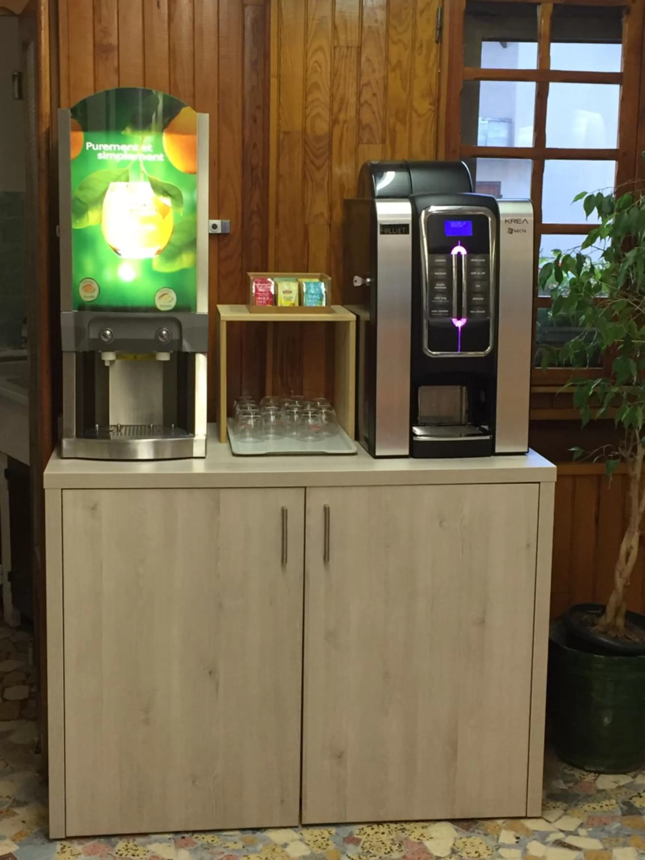 Restaurant/places to eat in Hôtel Mont-Brison