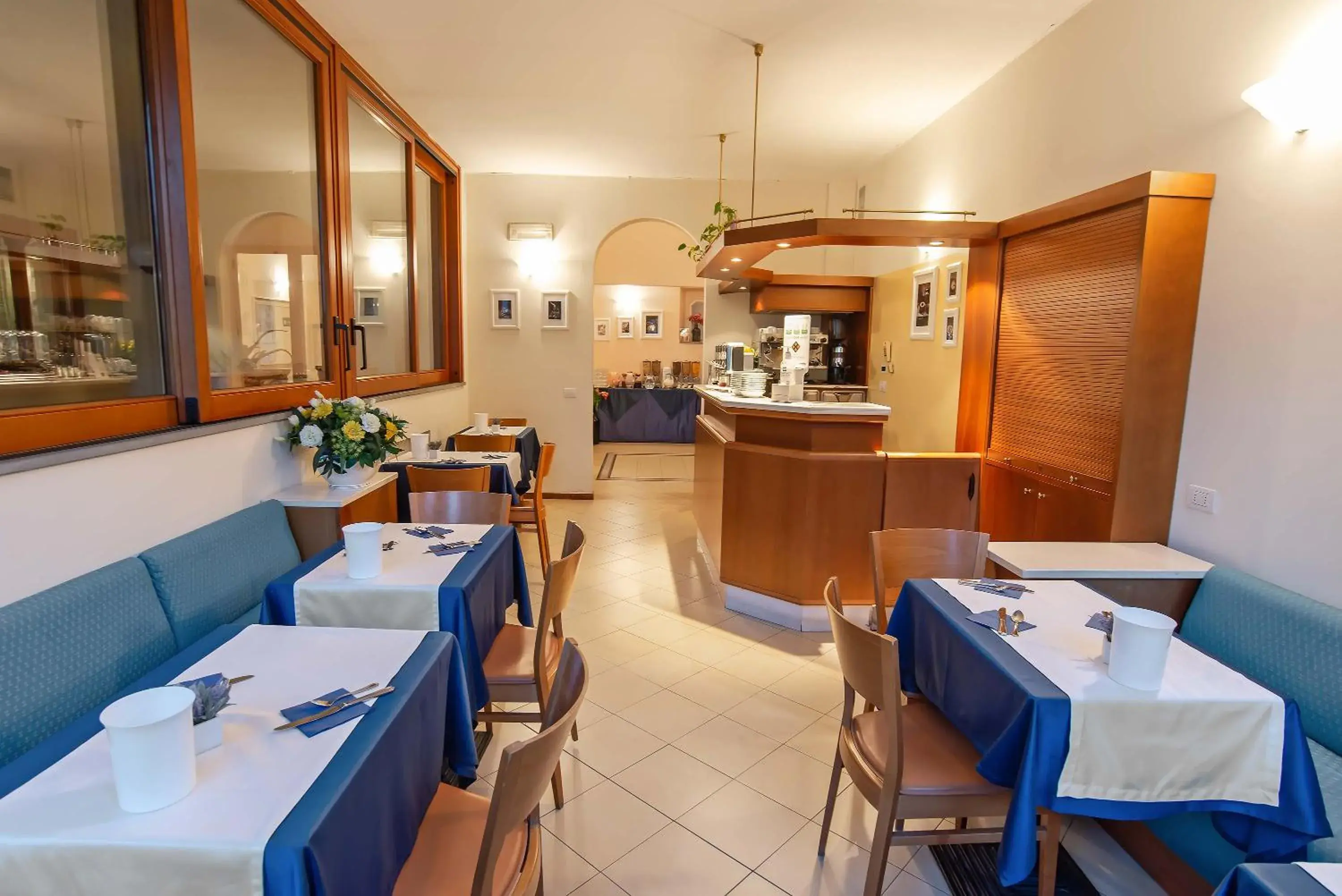 Lounge or bar in Hotel Bonifacio Lounge or bar in Hotel Bonifacio