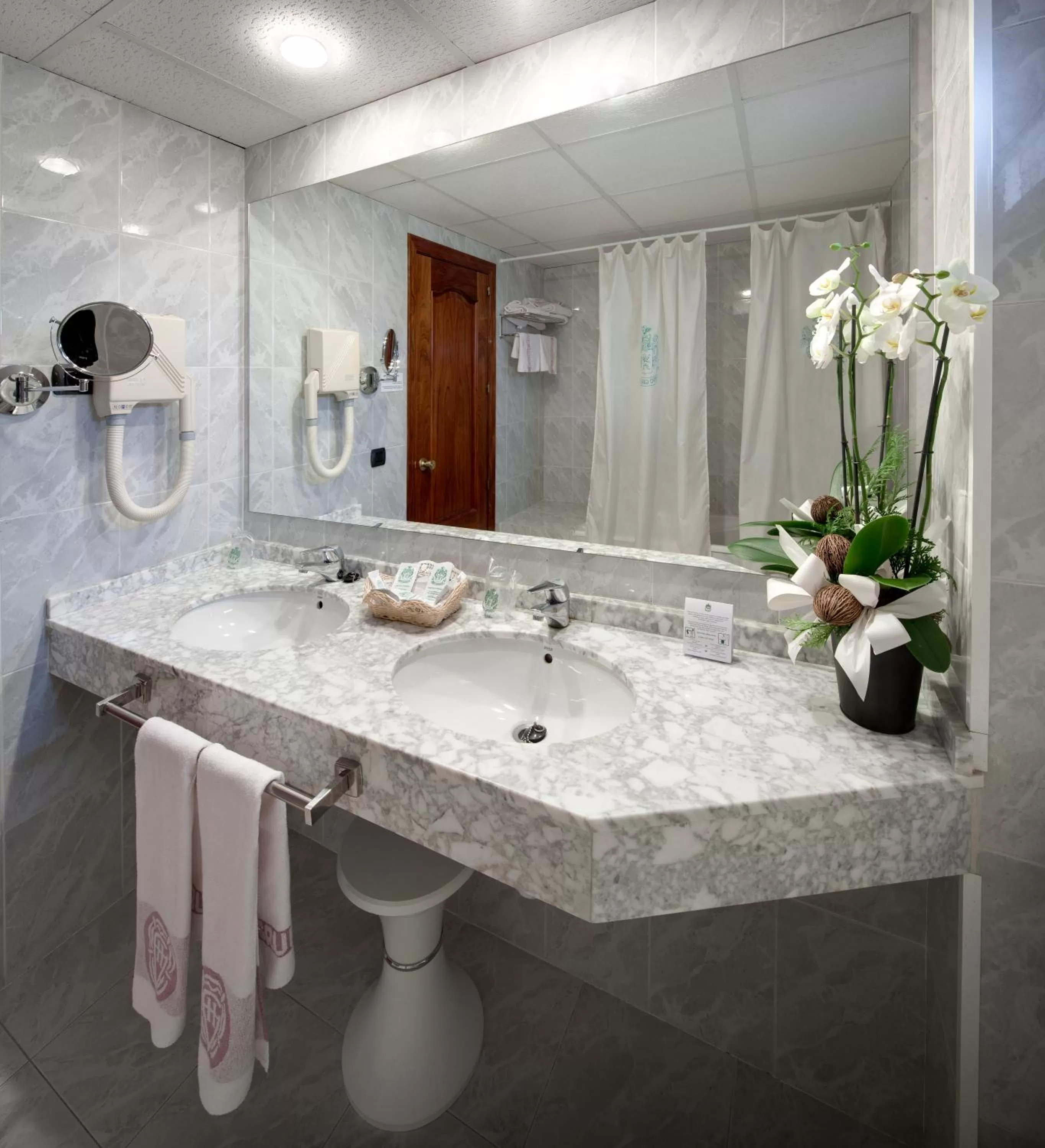 Bathroom in Hotel Gaudi