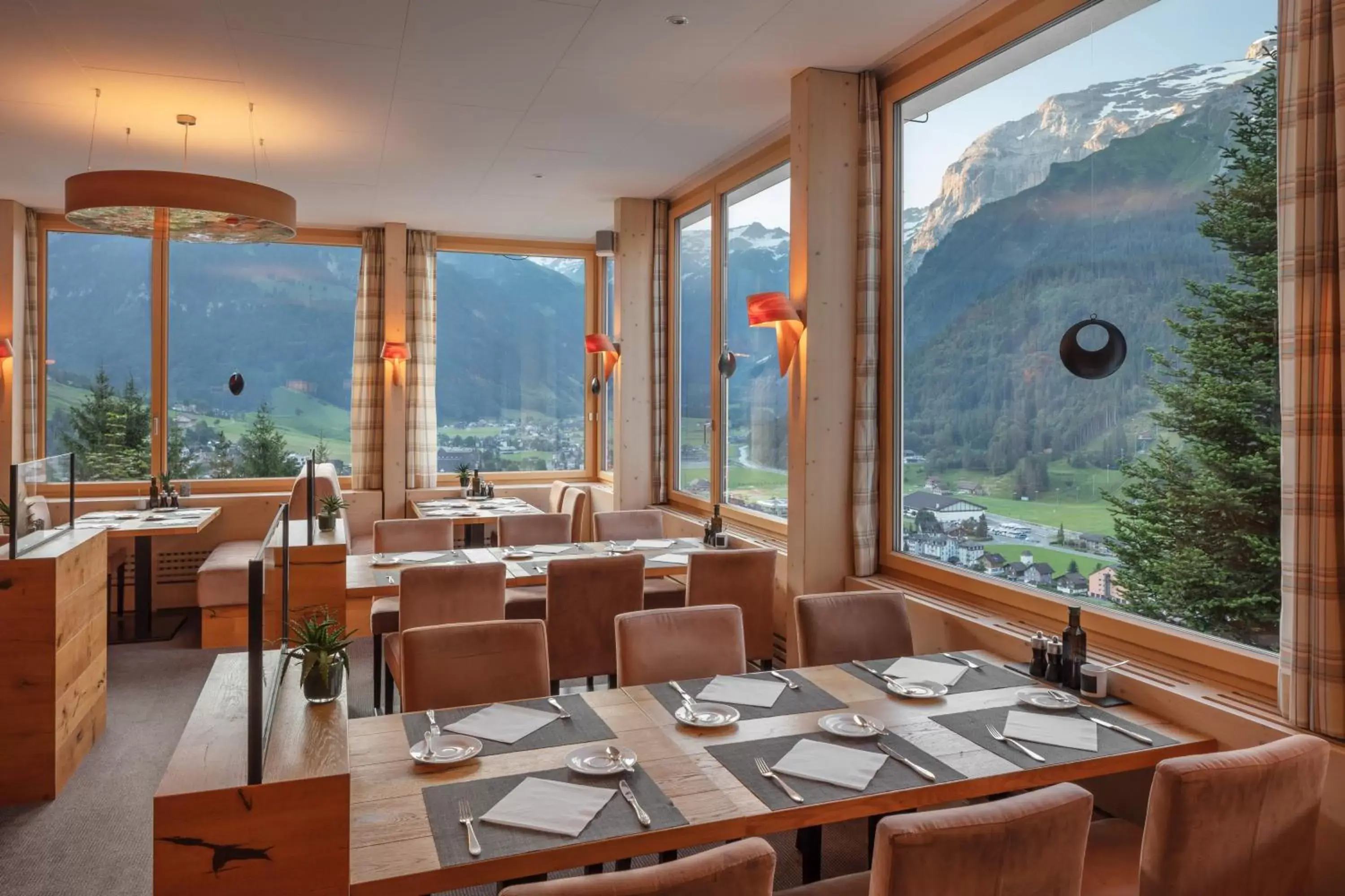 Restaurant/Places to Eat in Hotel Waldegg - Adults only