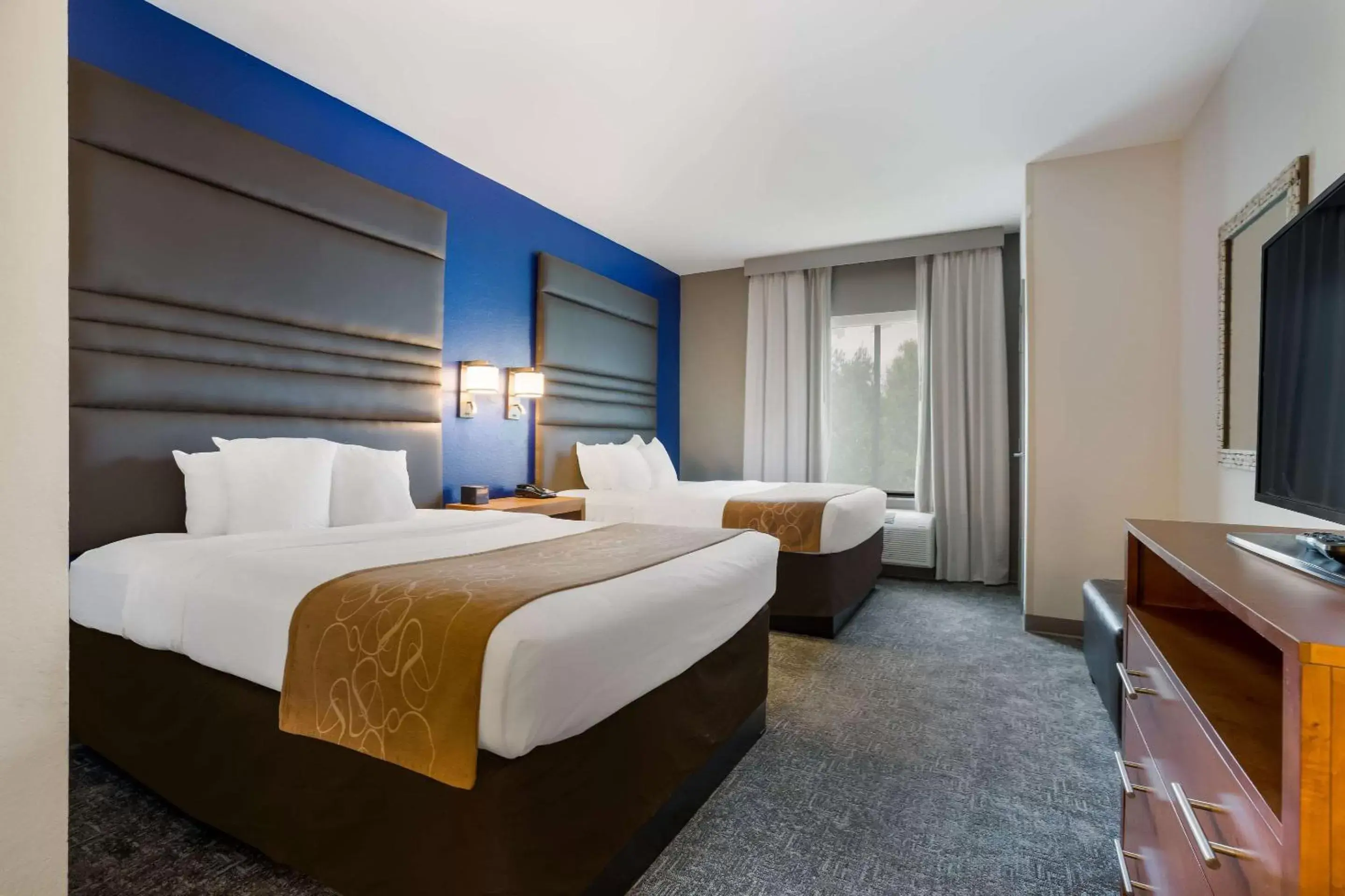 Bedroom, Bed in Comfort Suites Denham Springs
