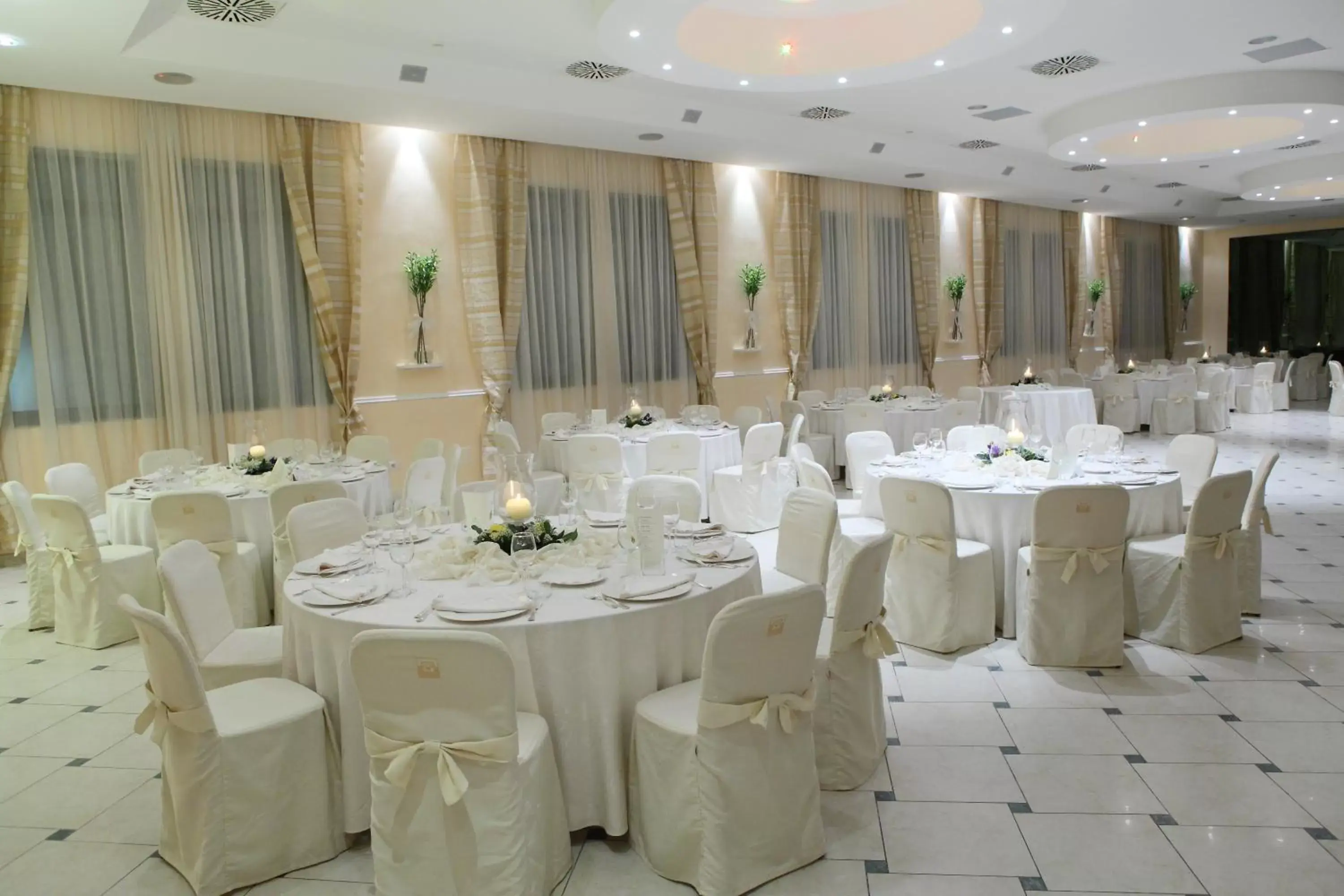 Restaurant/places to eat, Banquet Facilities in Park Hotel San Michele