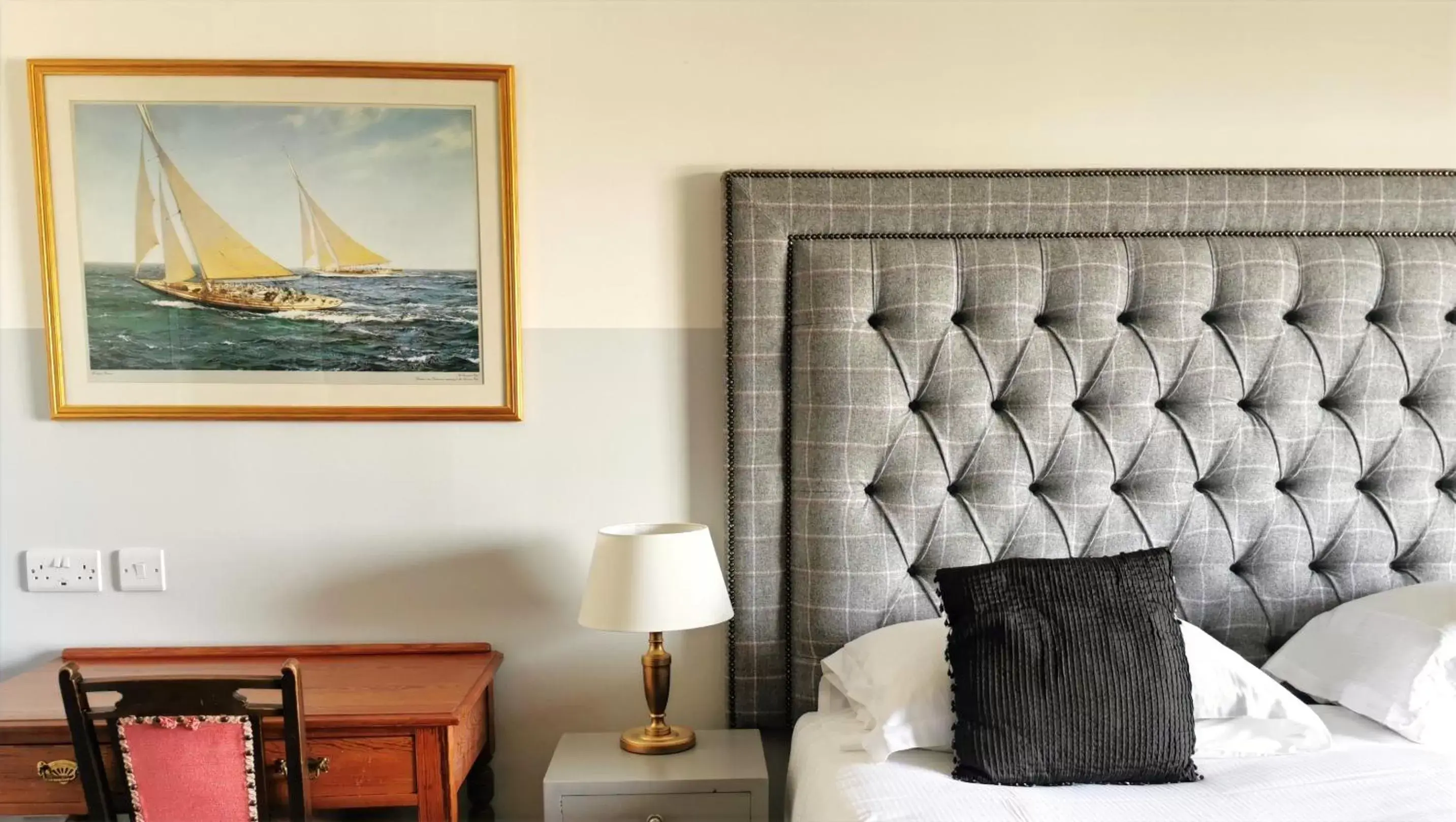 Bedroom, Bed in Villa Rothsay Hotel