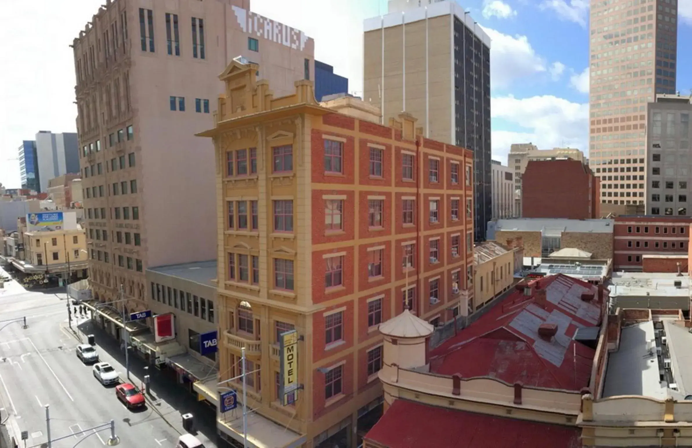 Facade/entrance in Adelaide Paringa