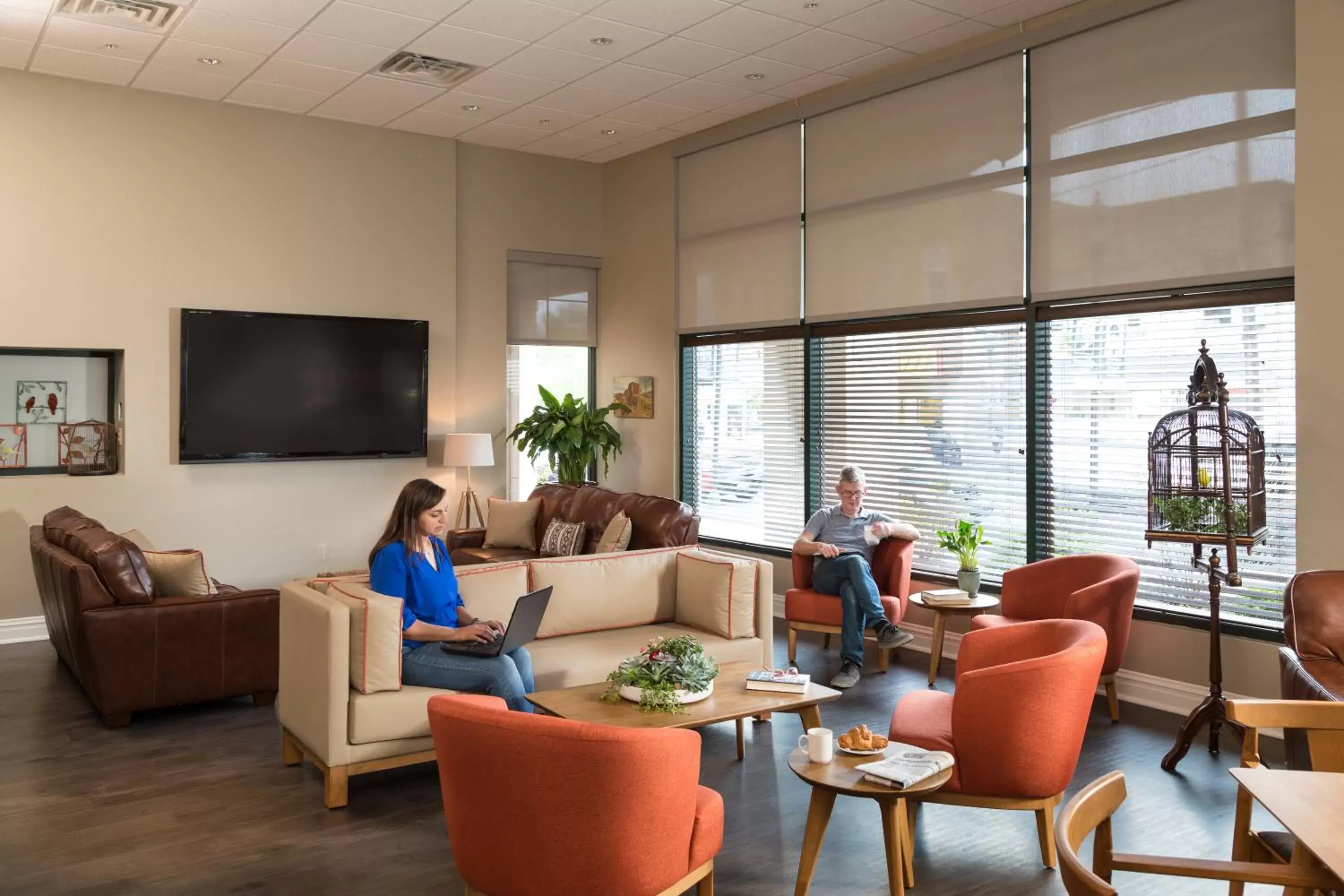 Communal lounge/ TV room in Hotel Anthracite