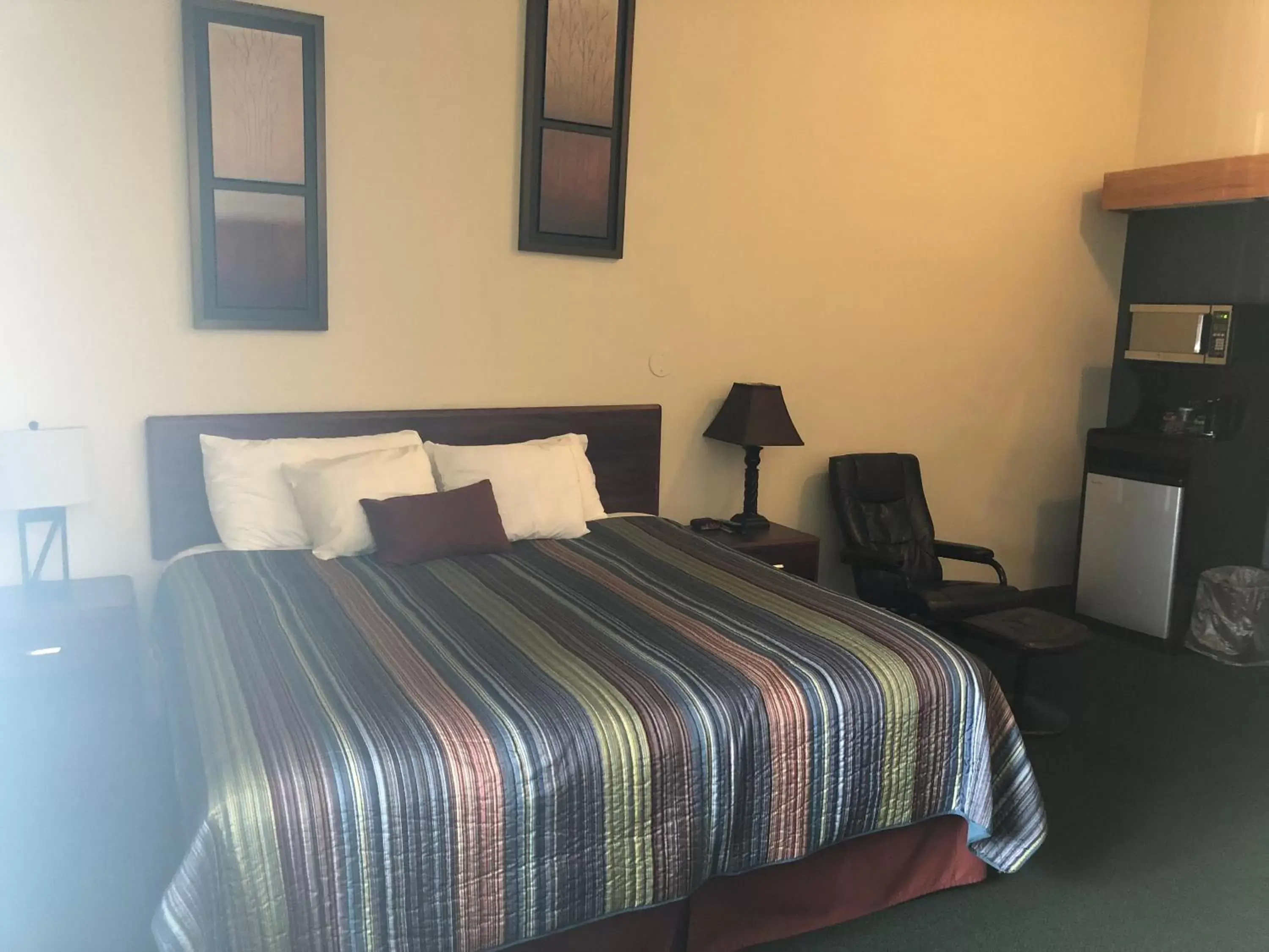 Bed in Round Barn Lodge
