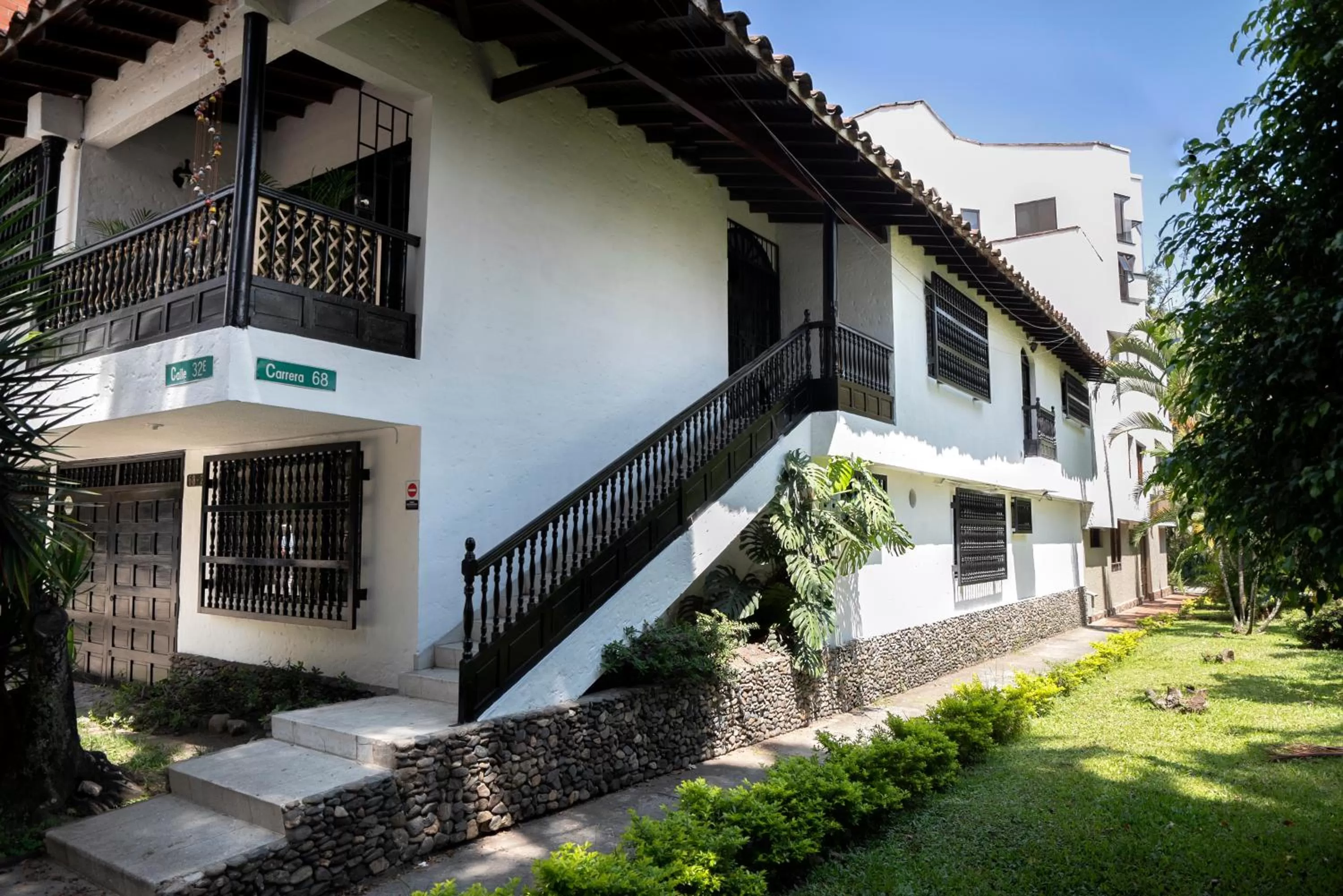 Property building in Casa Rosales