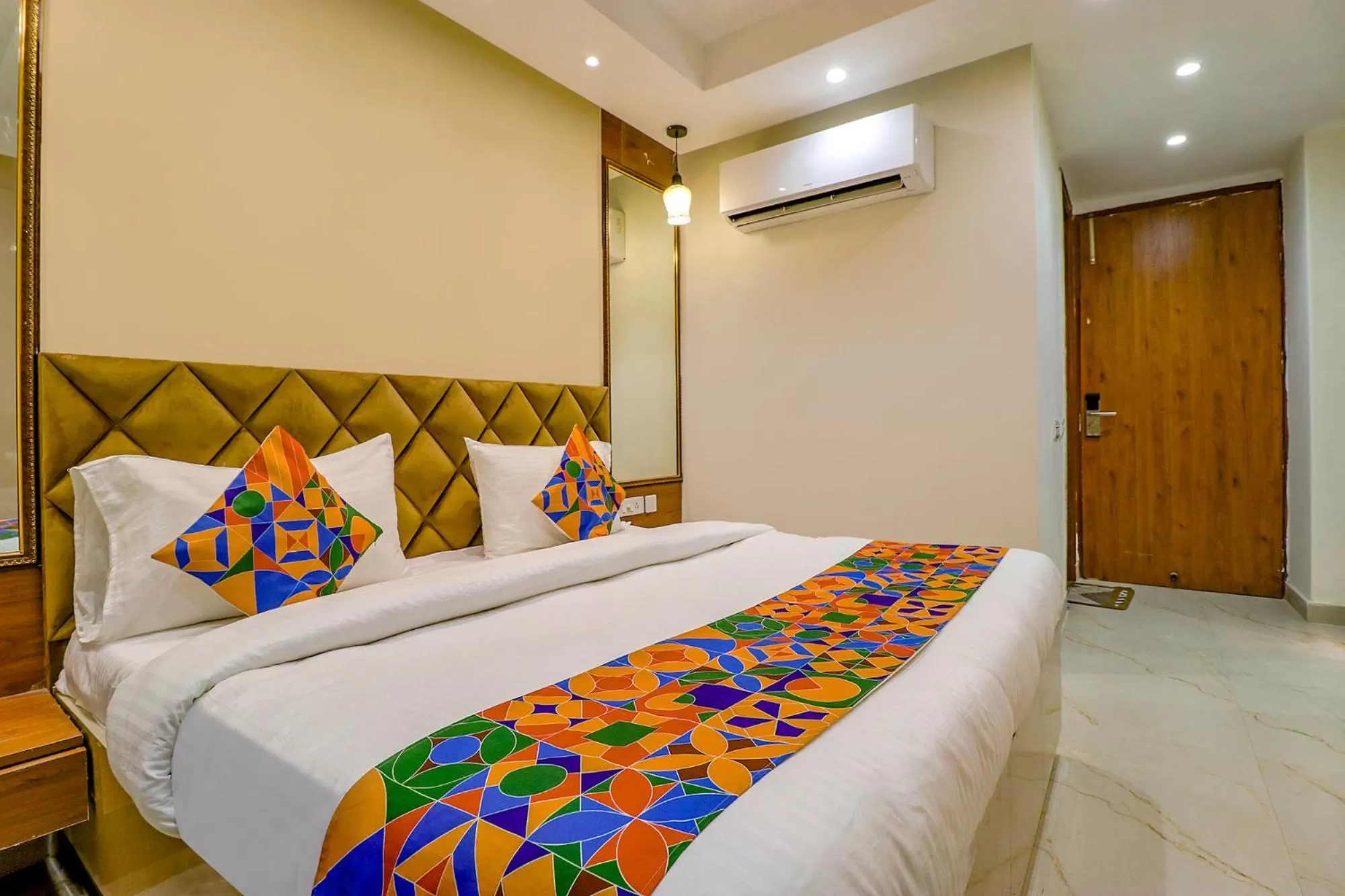 Bed in FabHotel Pitampura