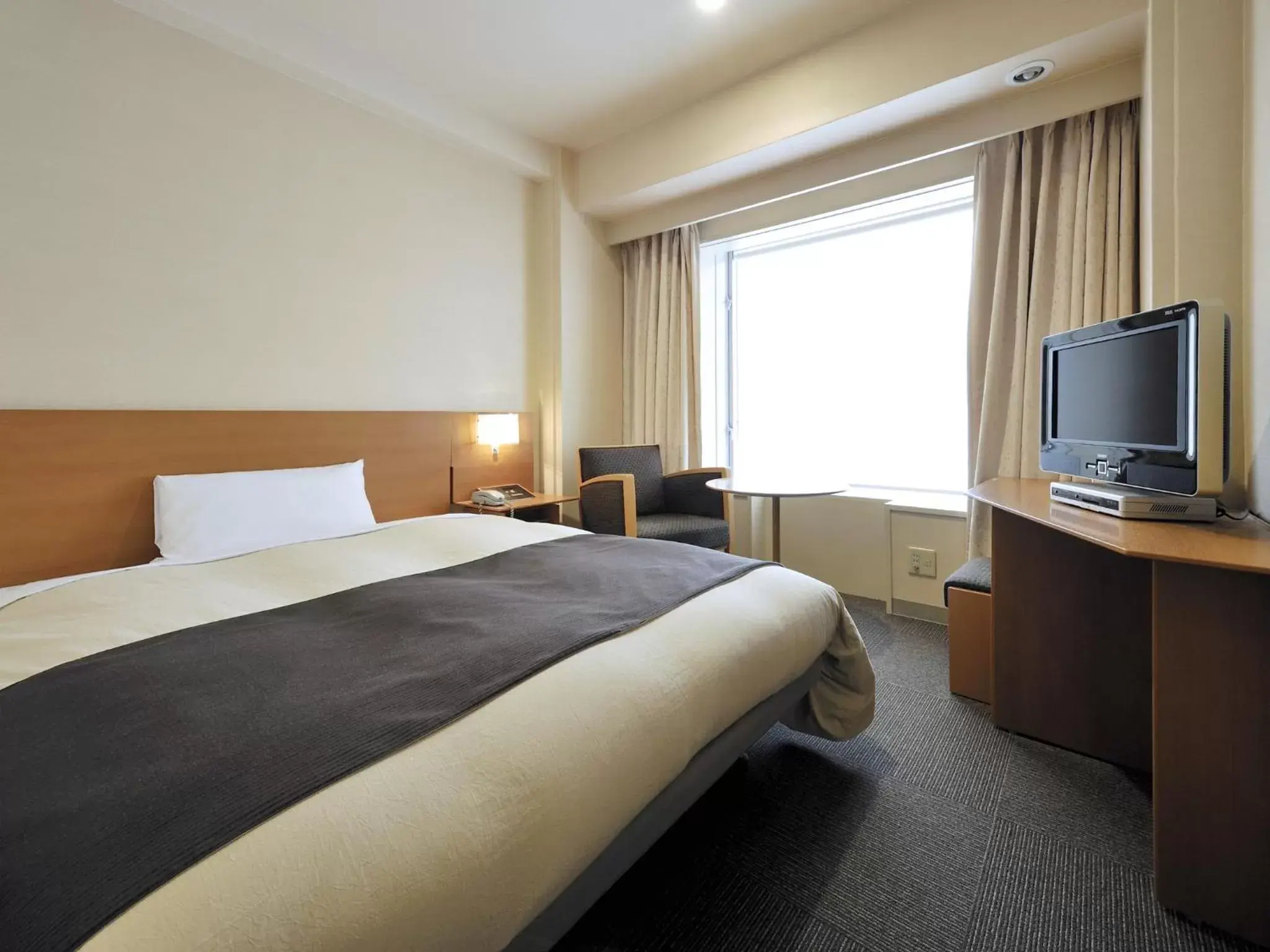 TV and multimedia, Bed in Hotel Crown Palais Kitakyushu