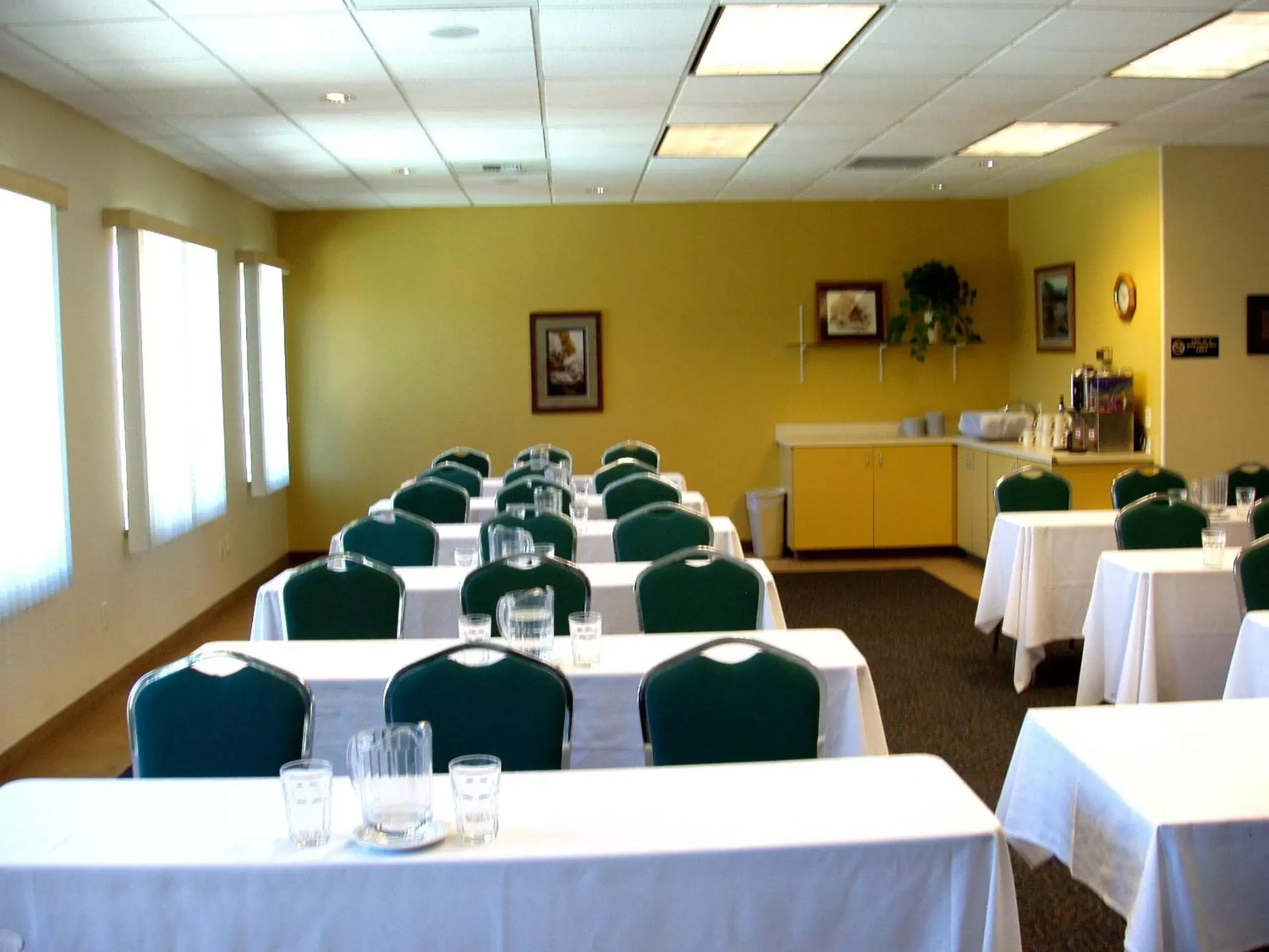 Business facilities in Broadway Inn Conference Center