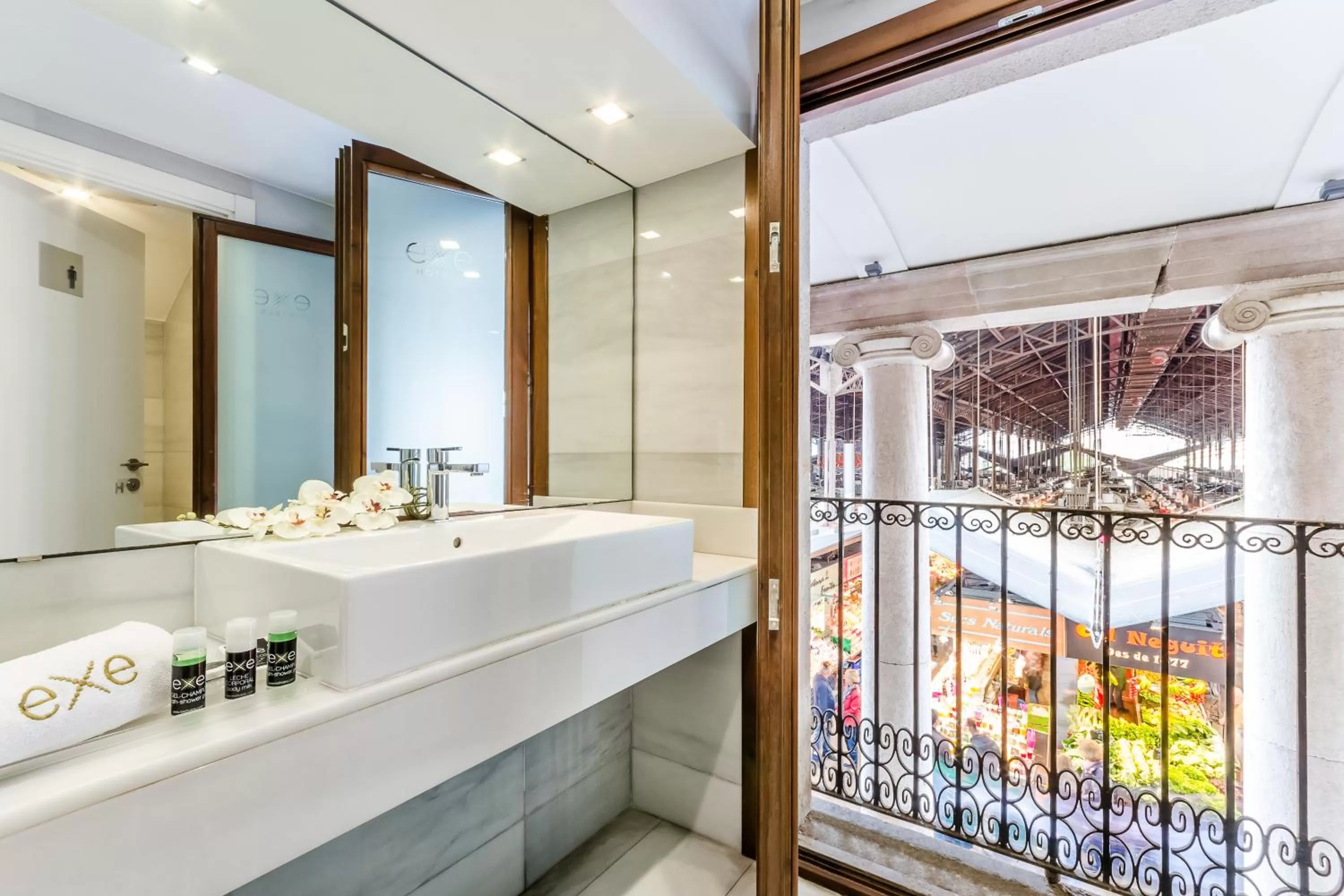 Toilet in Exe Ramblas Boquería