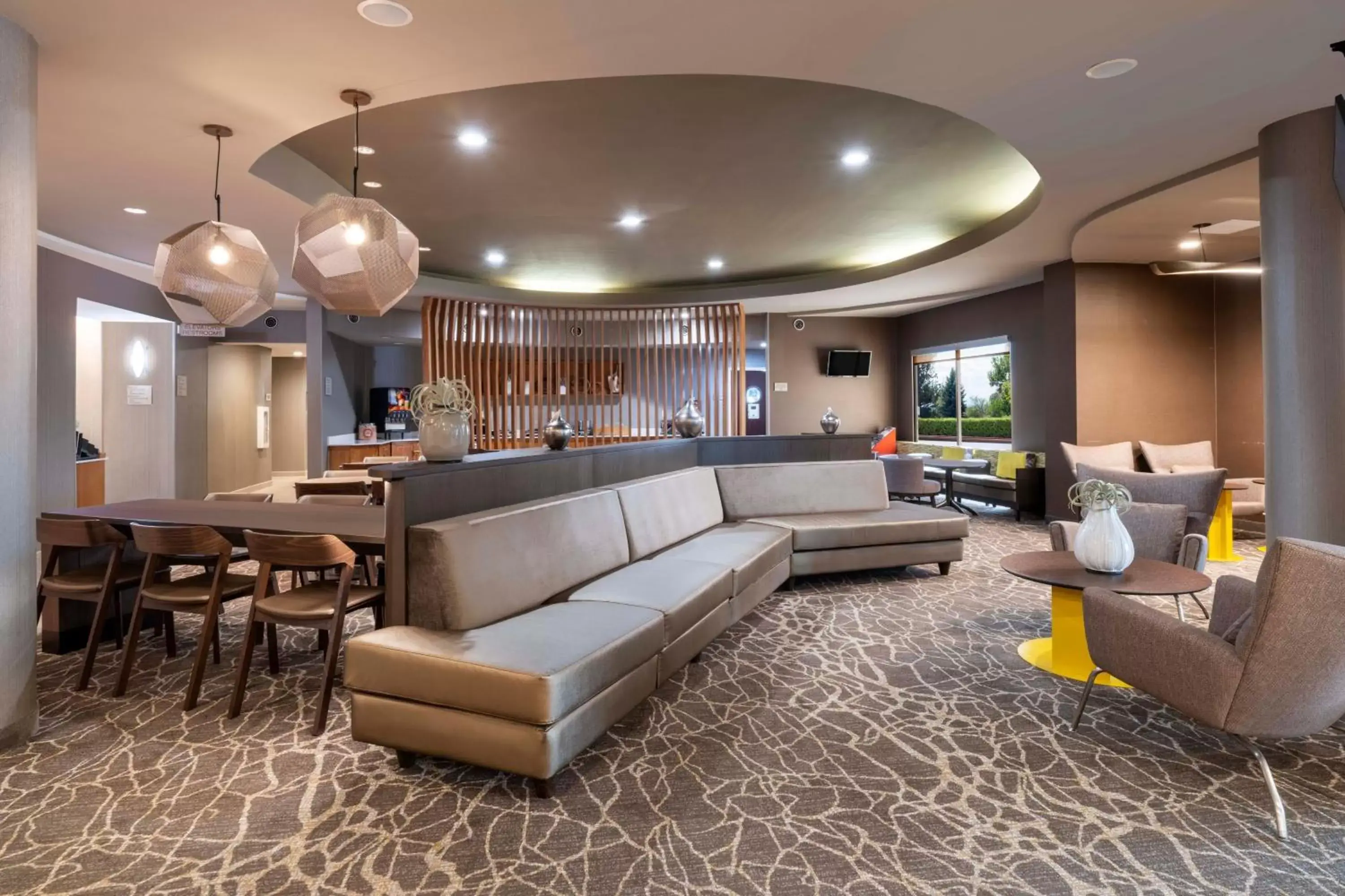 Lobby or reception, Lounge/Bar in SpringHill Suites by Marriott Colorado Springs South
