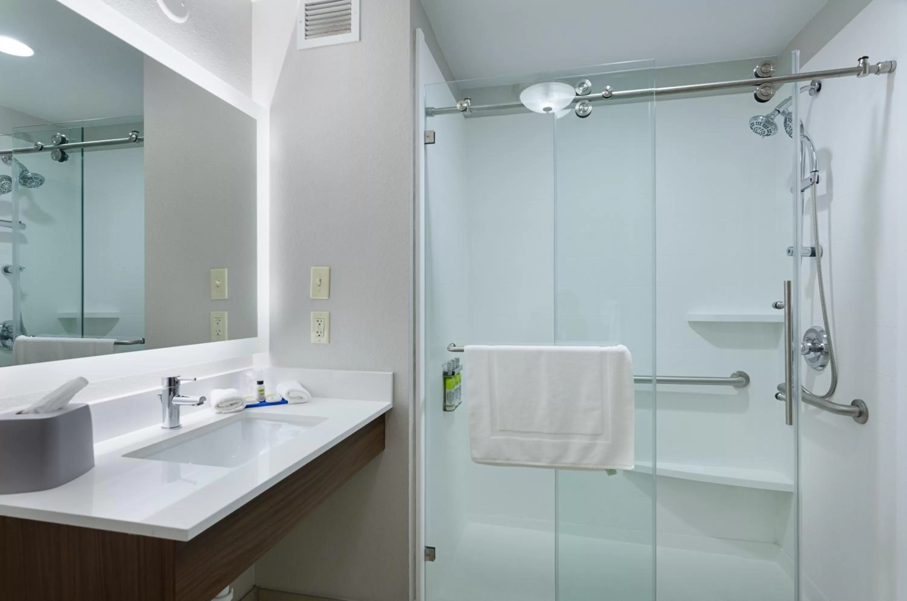 Bathroom in Holiday Inn Express Hotel & Suites Weston by IHG