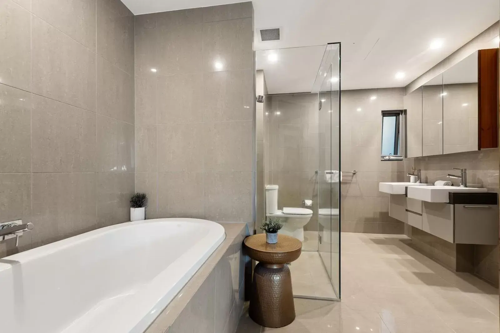 Shower, Bathroom in Cotton Beach Resort - Tweed Coast Holidays ®