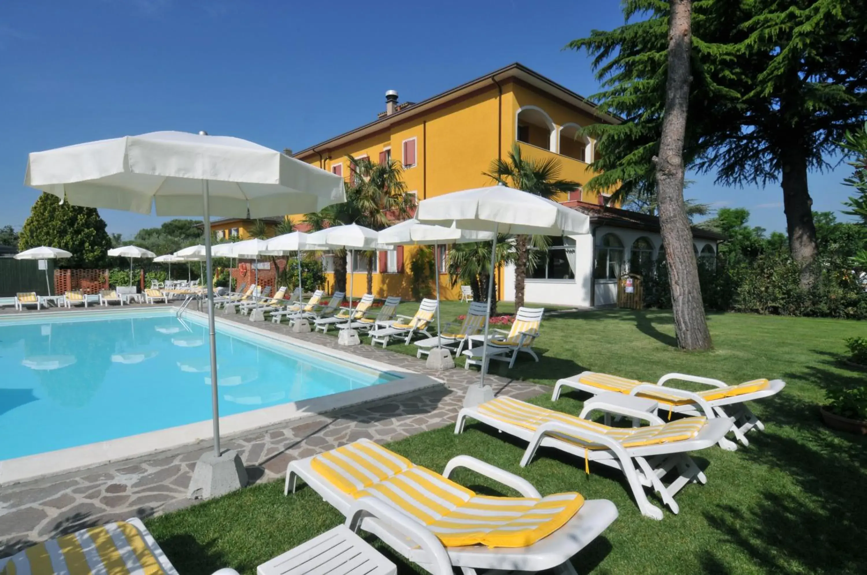 Swimming Pool in La Quiete Park Hotel