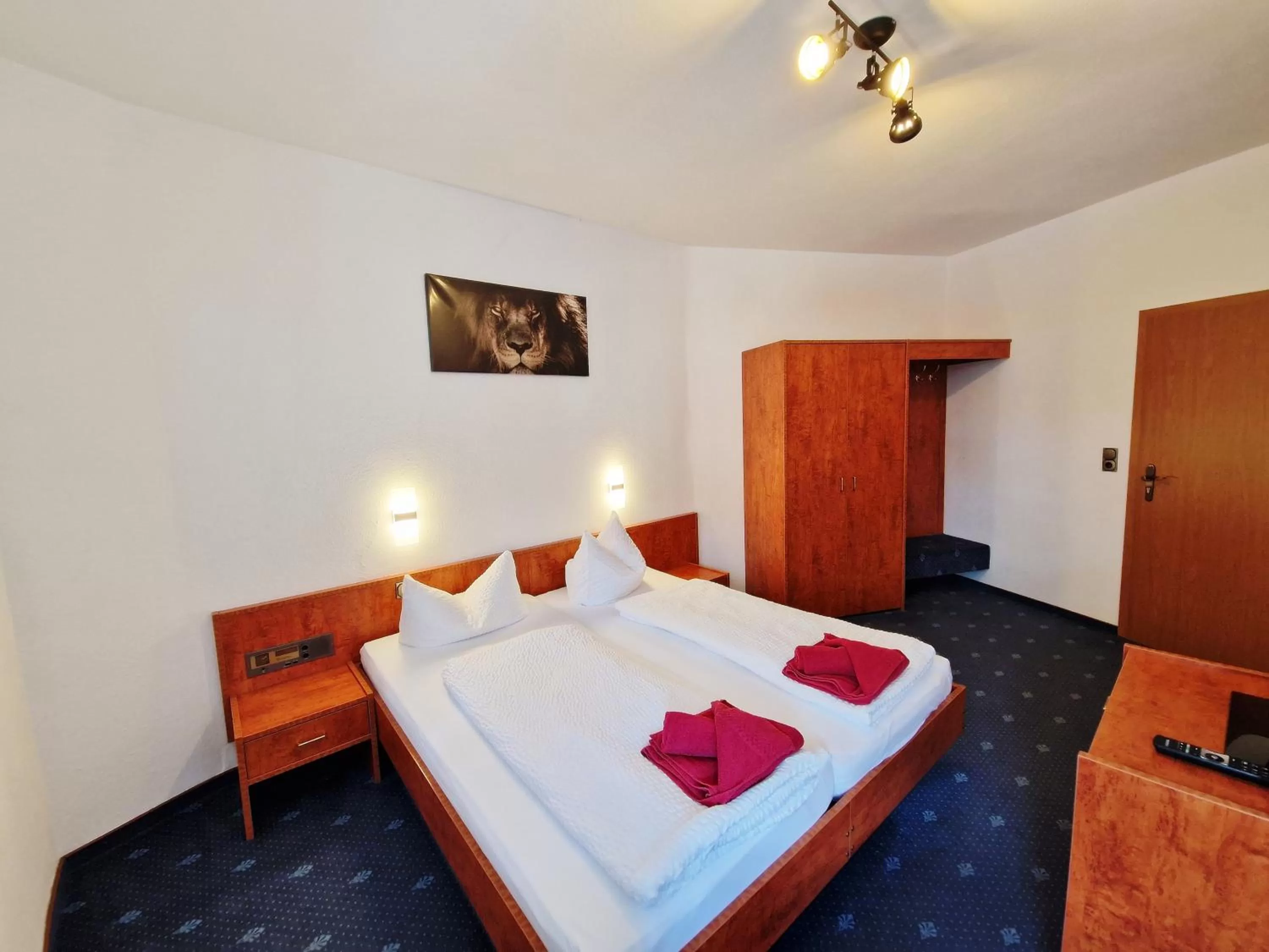 Photo of the whole room, Bed in DM Hotels & Apartments - Hotel Deutsches Haus