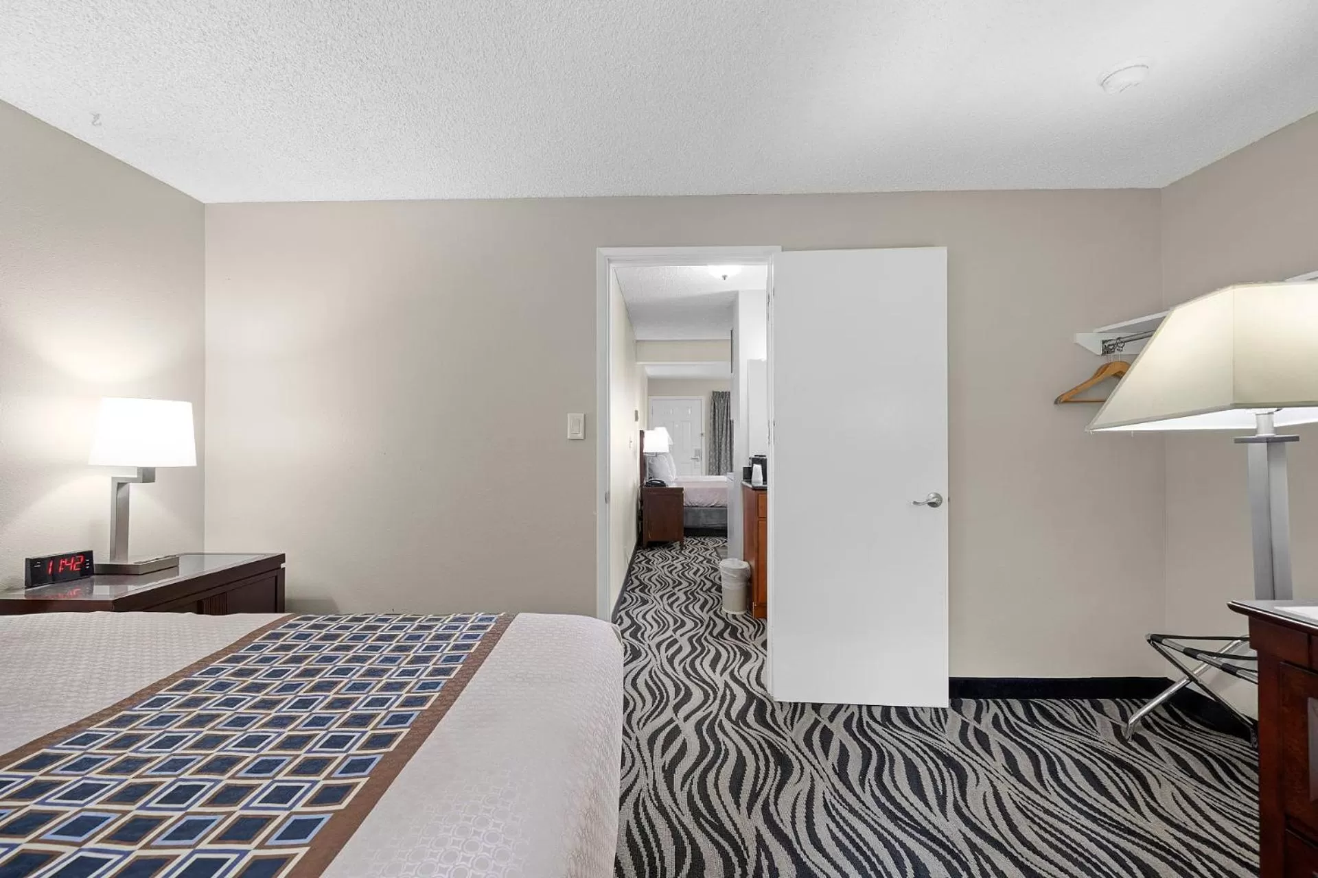 Bed in Astoria Rivershore Motel