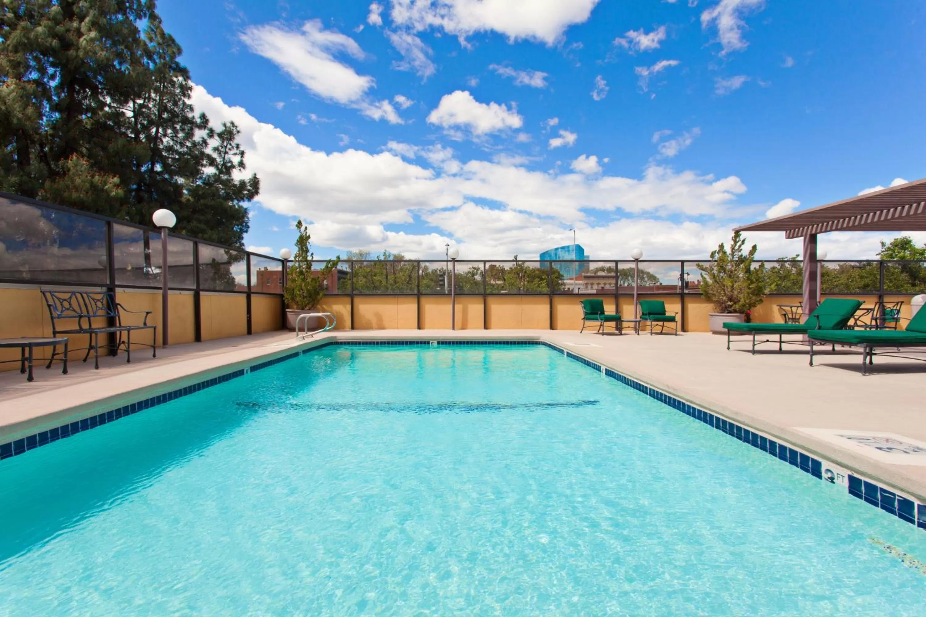 Swimming pool in Holiday Inn Sacramento Downtown-Arena by IHG