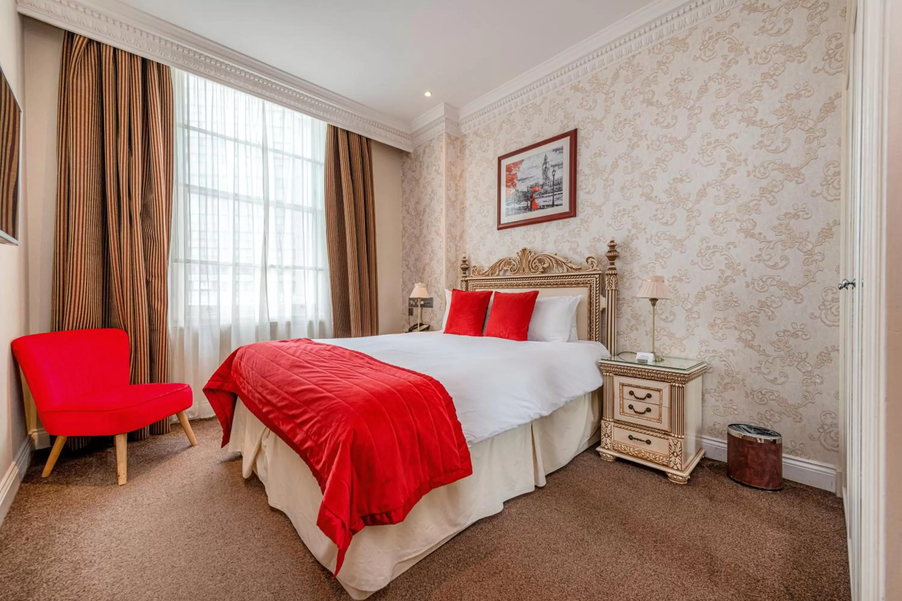 Bed in Ashburn Hotel