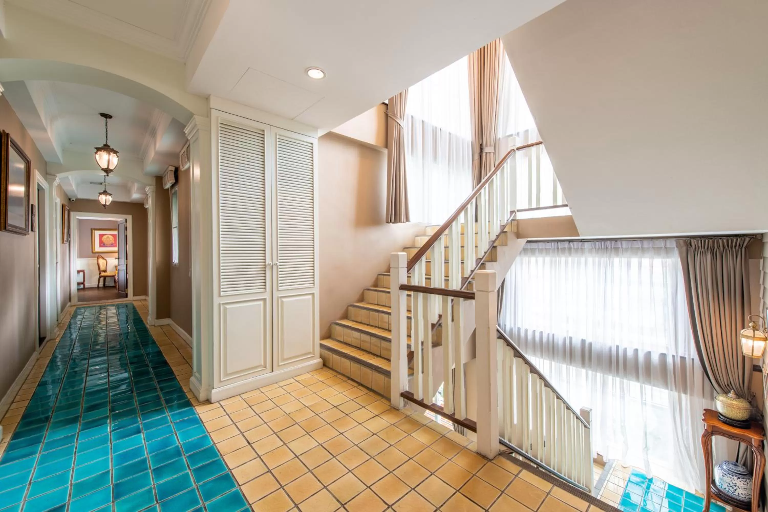 Area and facilities in The Orchid House 153