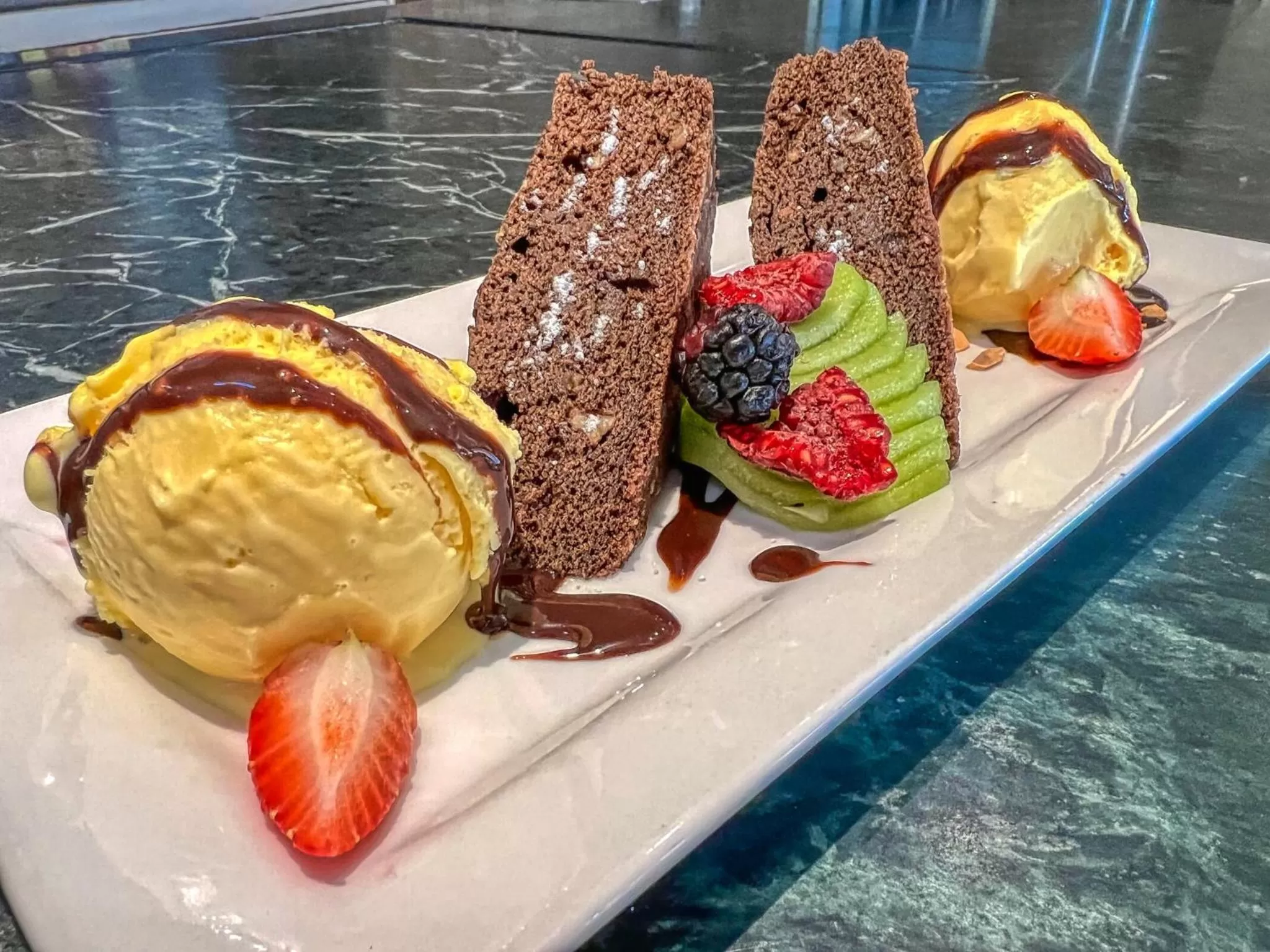 Restaurant/places to eat in Holiday Inn Leon-Convention Center by IHG