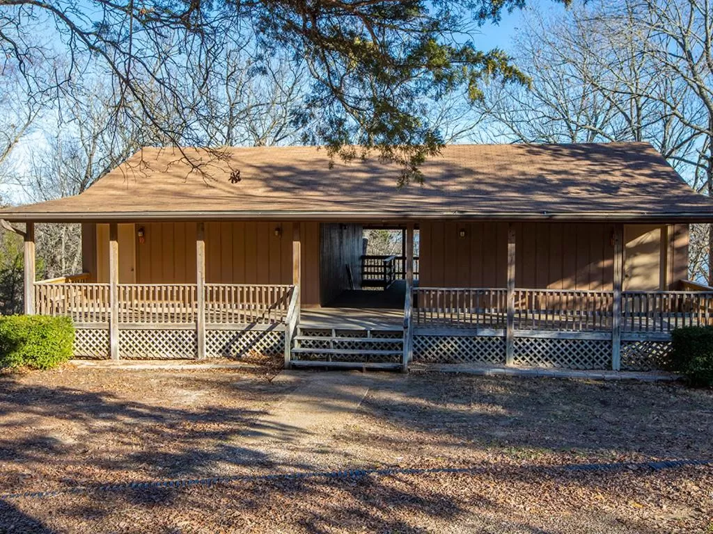 Property Building in Bar M Resort & Campground