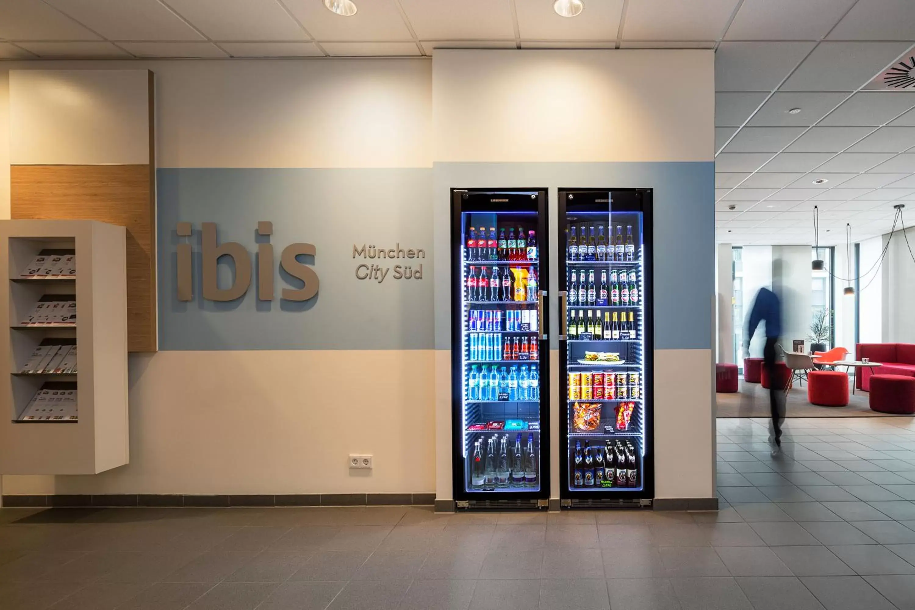 Lobby or reception in ibis München City Süd