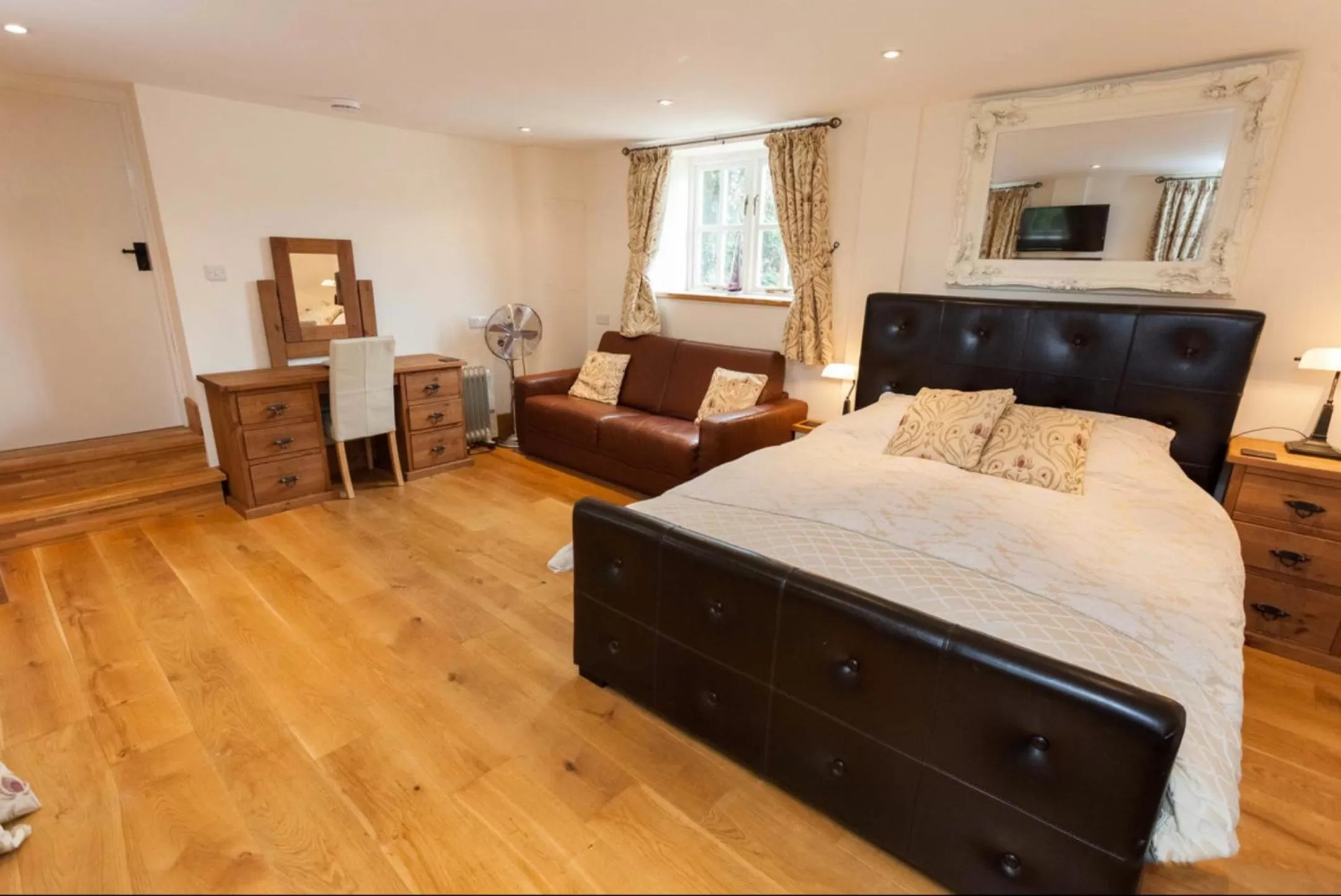 Bedroom, Bed in Hanger Down House Bed and Breakfast