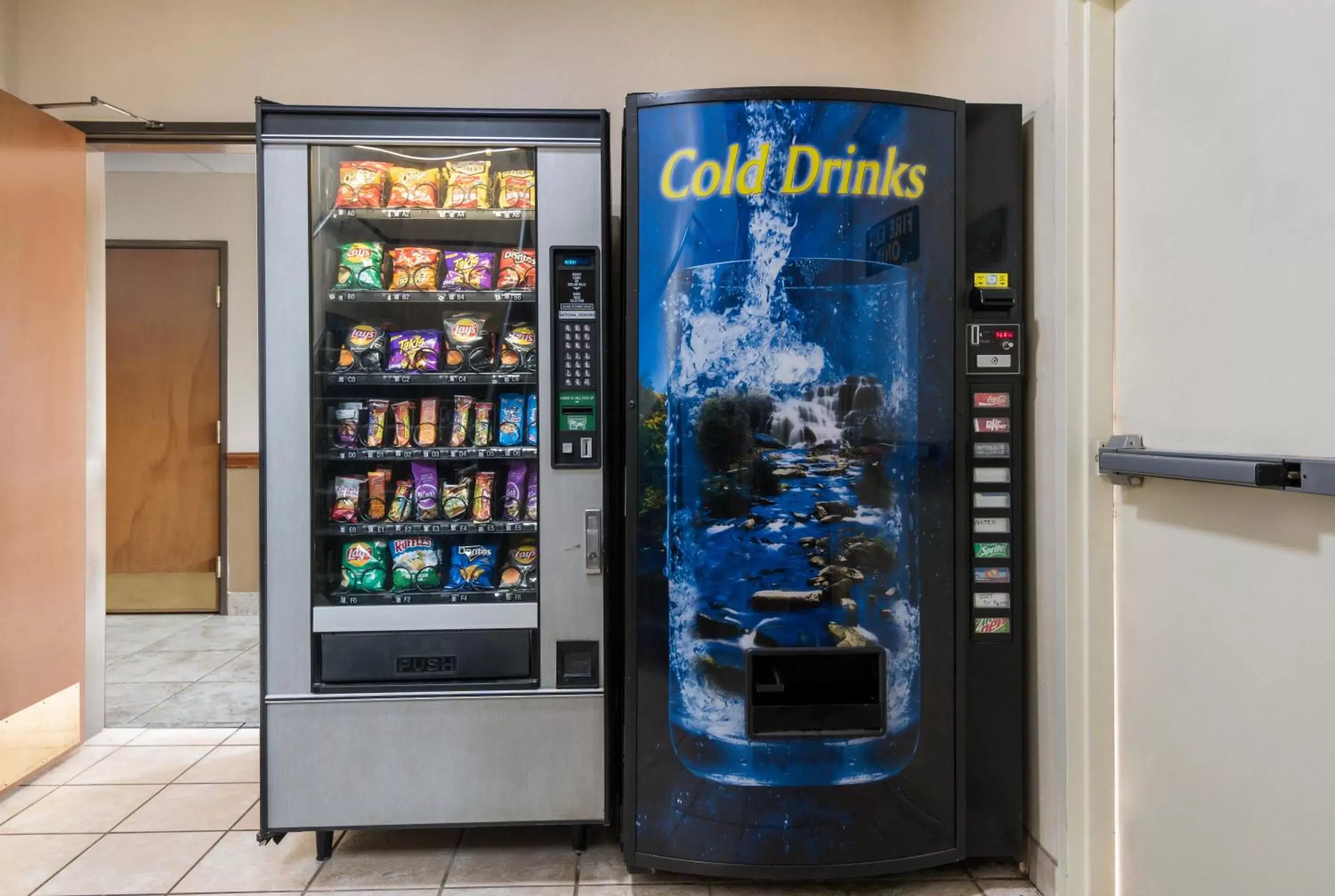 vending machine, Supermarket/Shops in Quality Inn & Suites Granbury