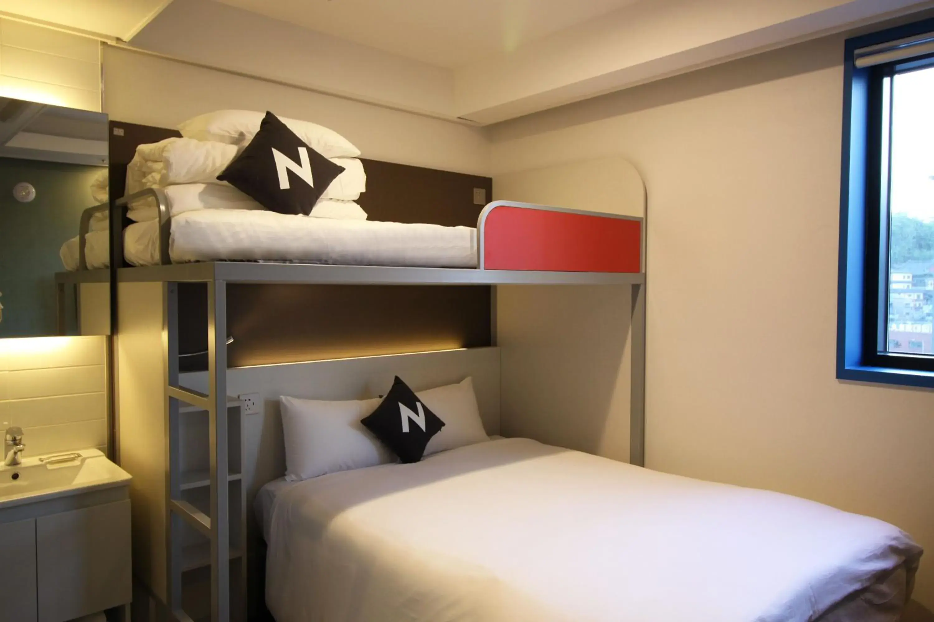 Photo of the whole room, Bunk Bed in Seoul N Hotel DDM