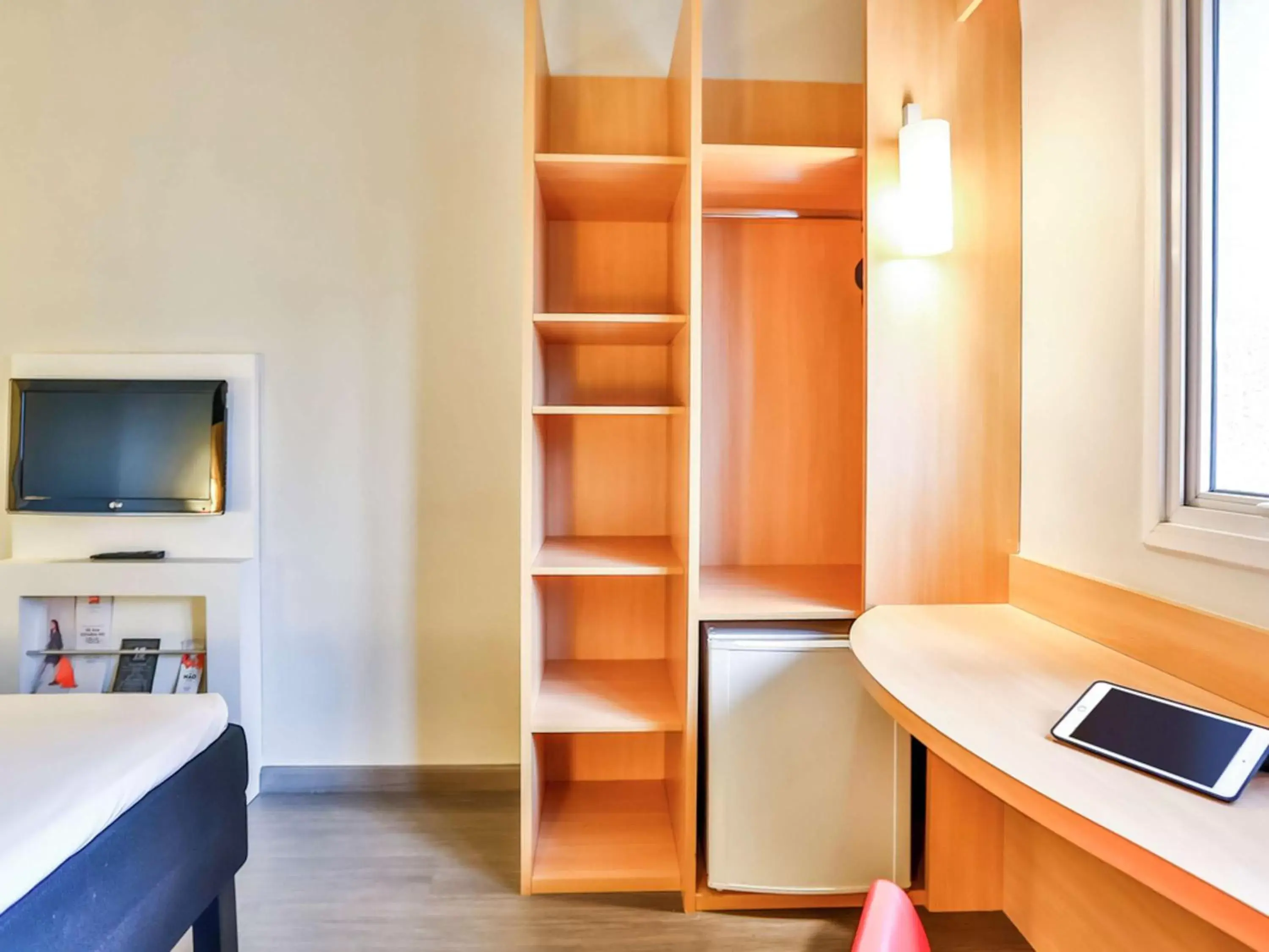 Other, TV/Entertainment Center in ibis Jatai