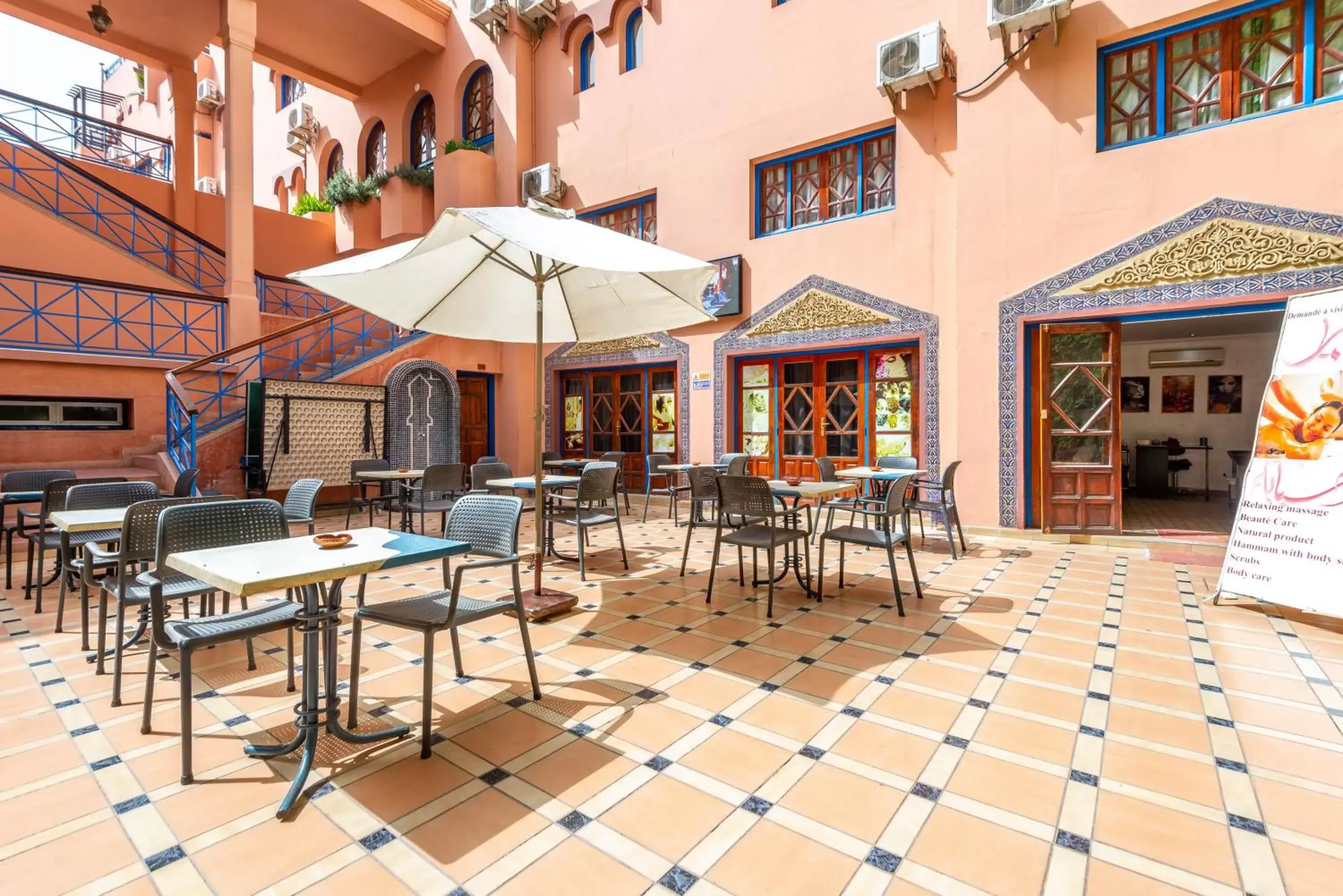 Patio, Restaurant/Places to Eat in Hotel Oudaya
