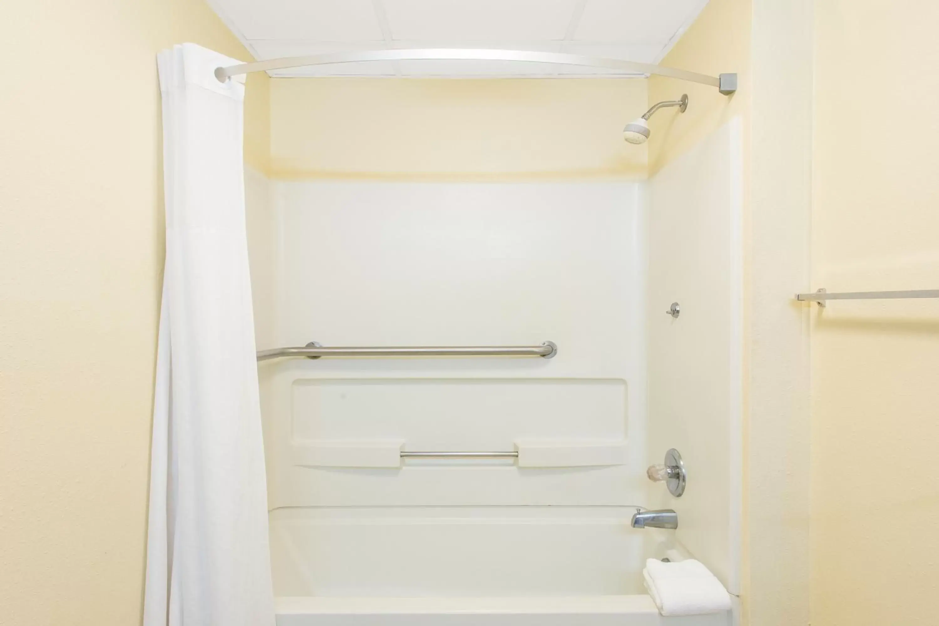 Shower, Bathroom in Days Inn by Wyndham Florence/I-95 North