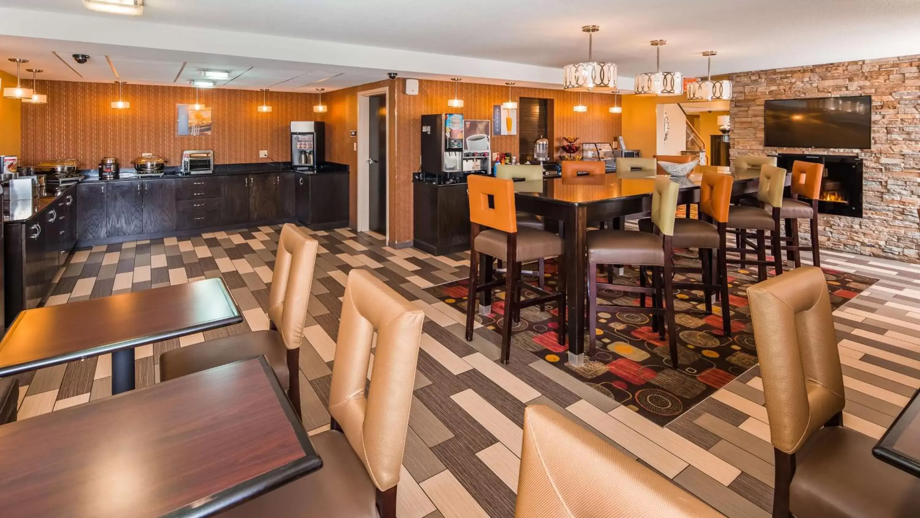 Dining area, Restaurant/Places to Eat in Best Western Luxbury Inn Fort Wayne