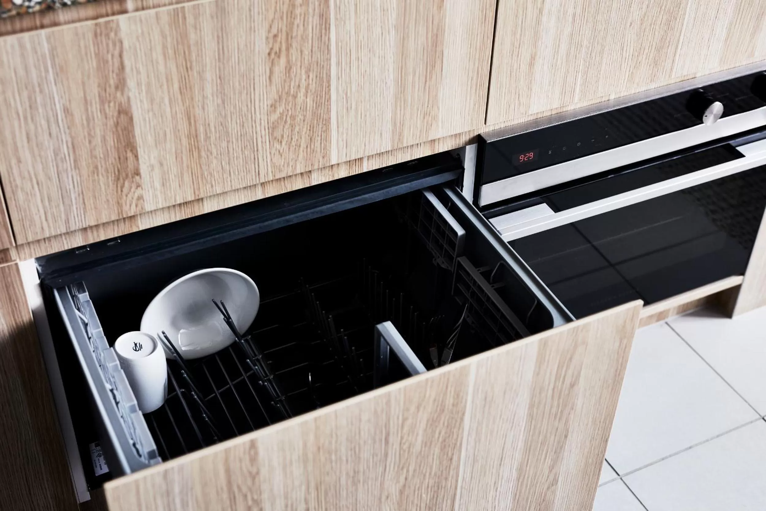 dishwasher in Lanbruk Richmond Hill