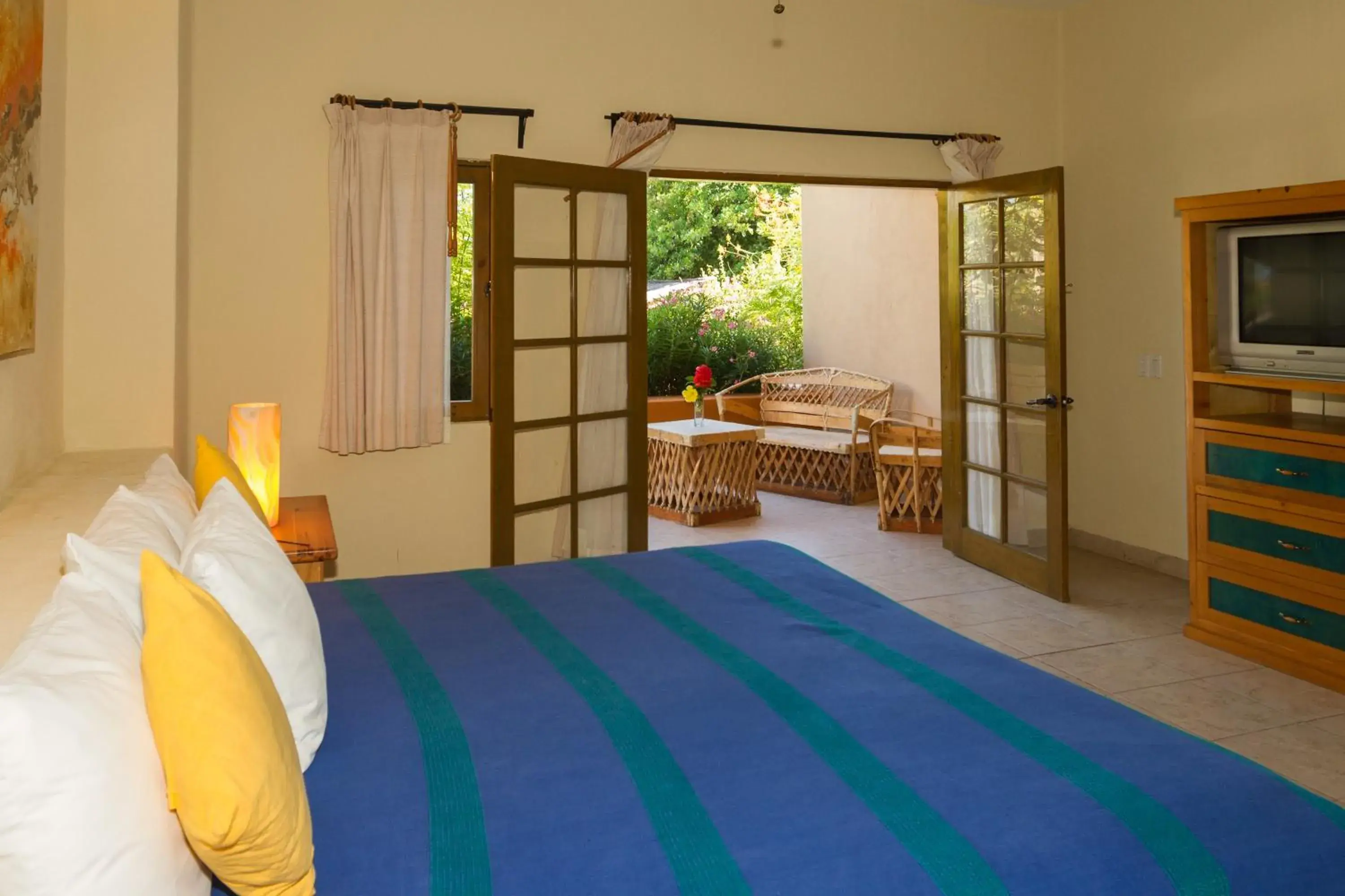 Photo of the whole room, Bed in Tripui Hotel
