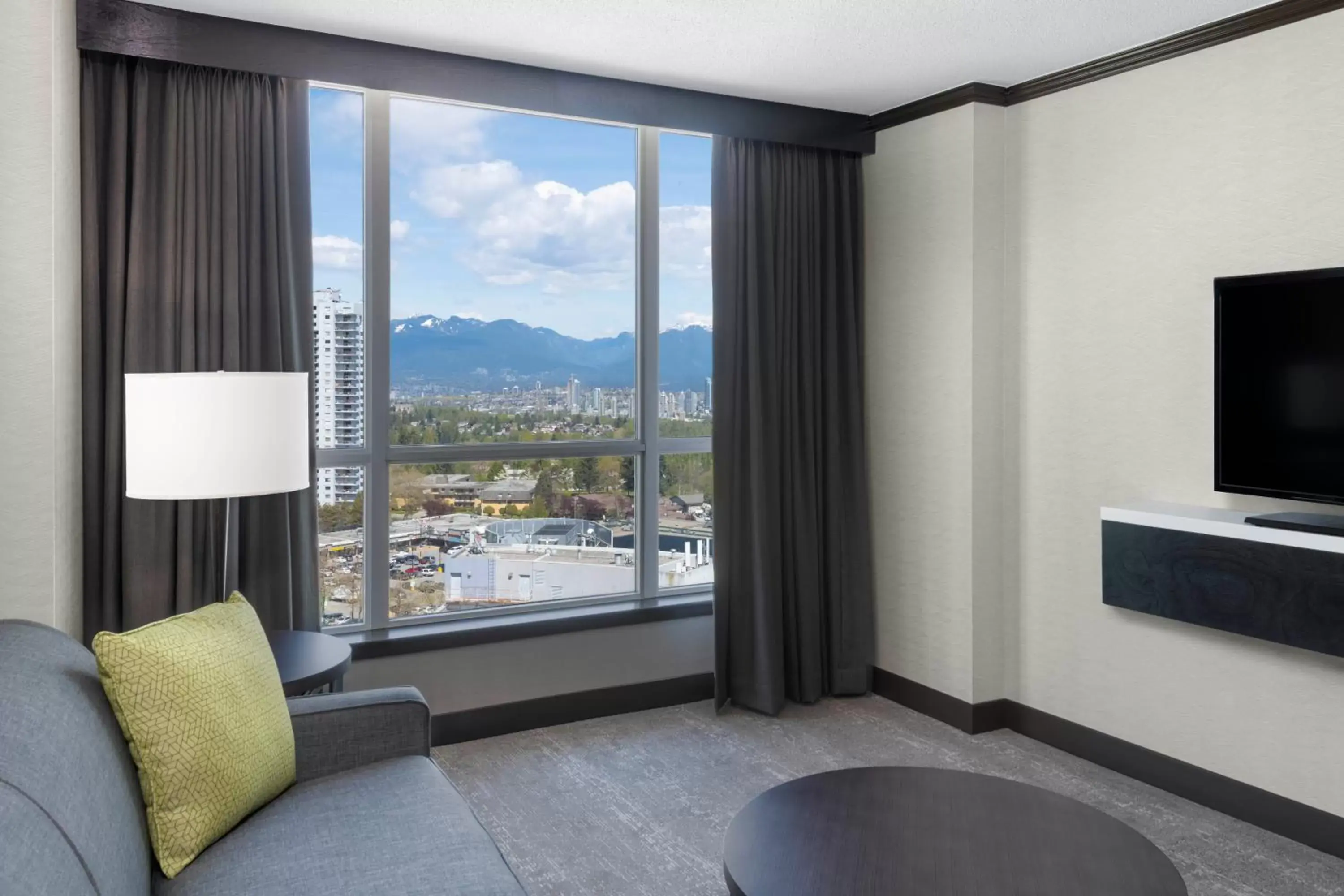 Living room in Hilton Vancouver Metrotown