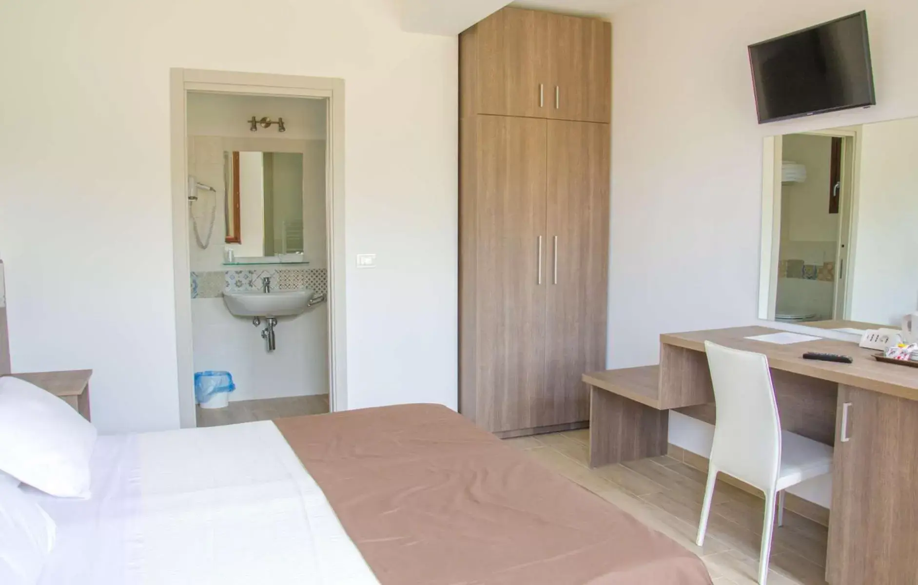 Bathroom, Bed in Le Macerine