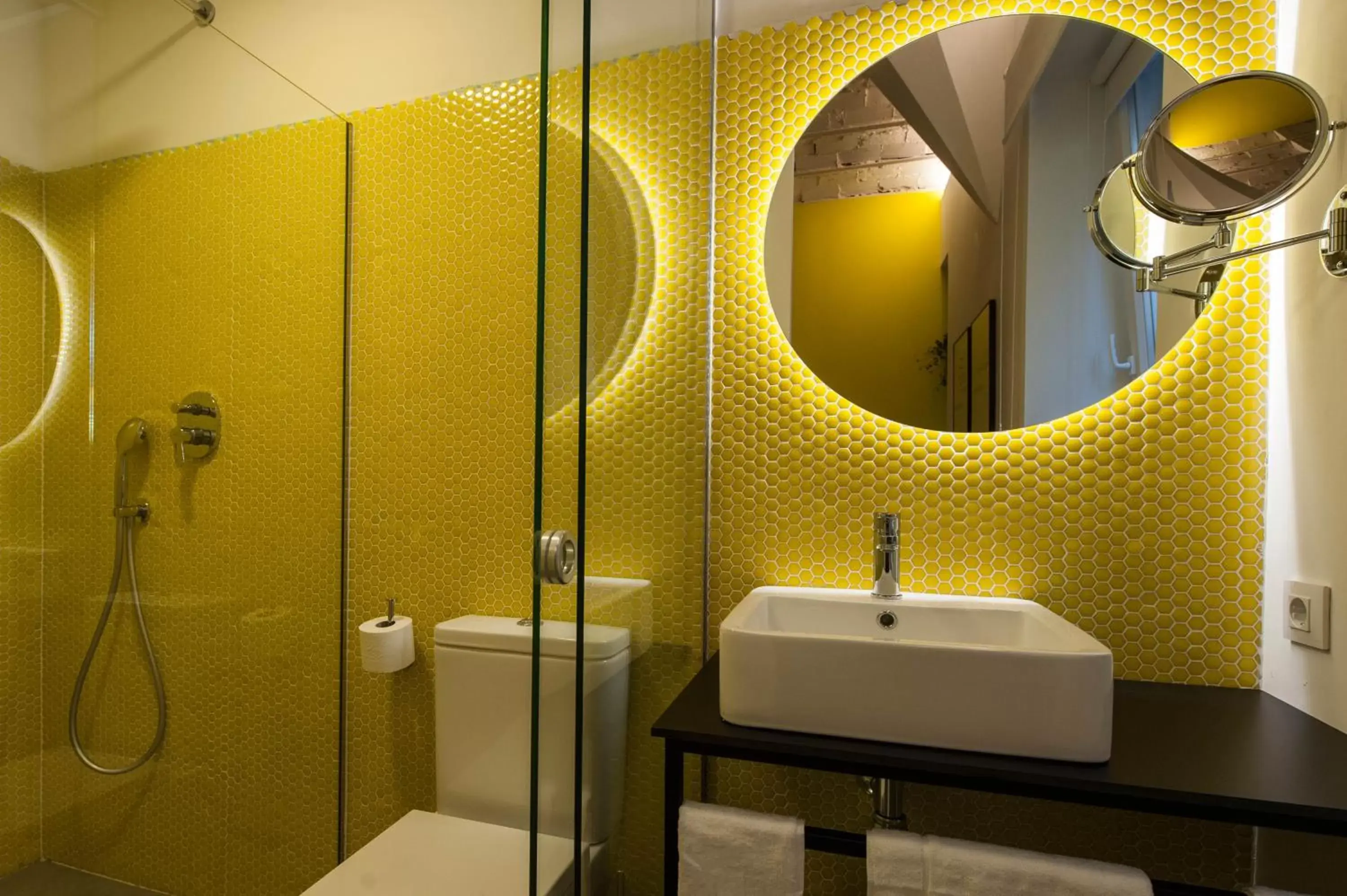 Shower, Bathroom in Urban Suite Santander