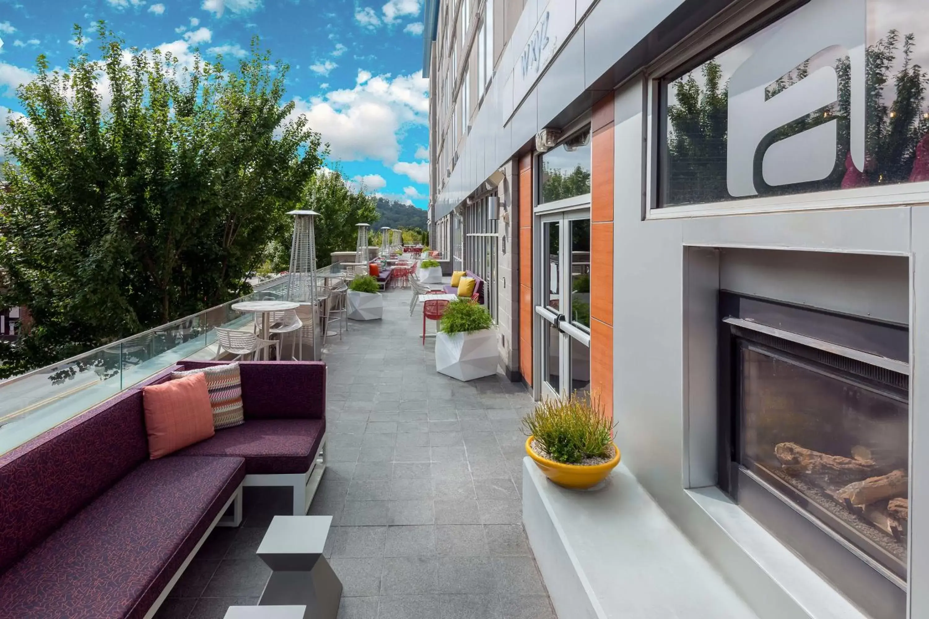 Restaurant/places to eat in Aloft Asheville Downtown