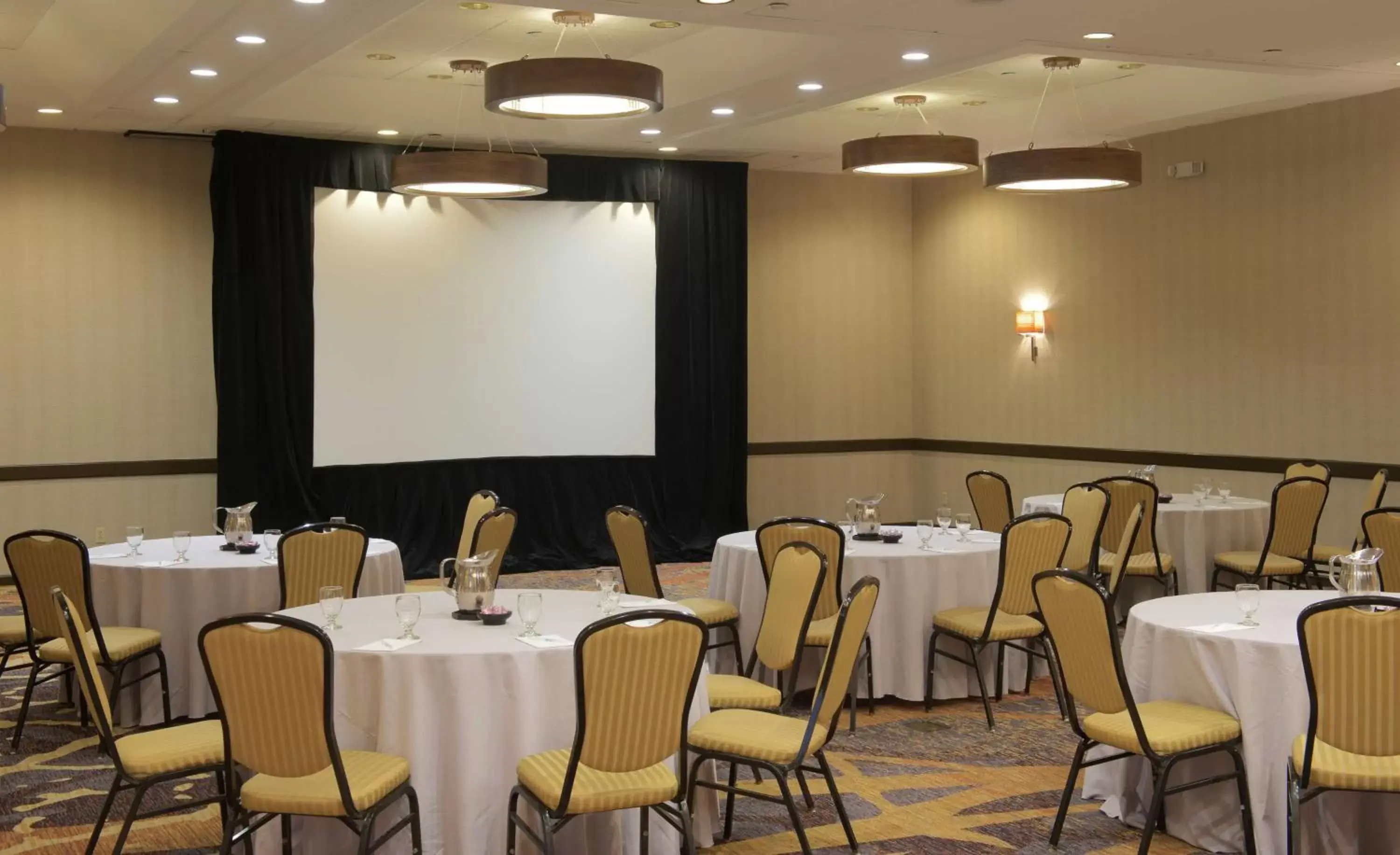 Meeting/conference room in Embassy Suites by Hilton Seattle Bellevue