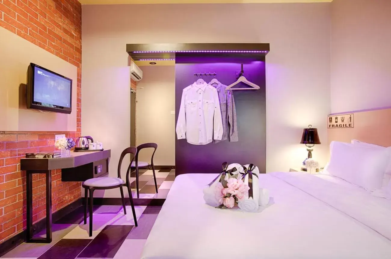 Photo of the whole room, Bed in the youniQ Hotel, Kuala Lumpur International Airport Photo of the whole room, Bed in the youniQ Hotel, Kuala Lumpur International Airport