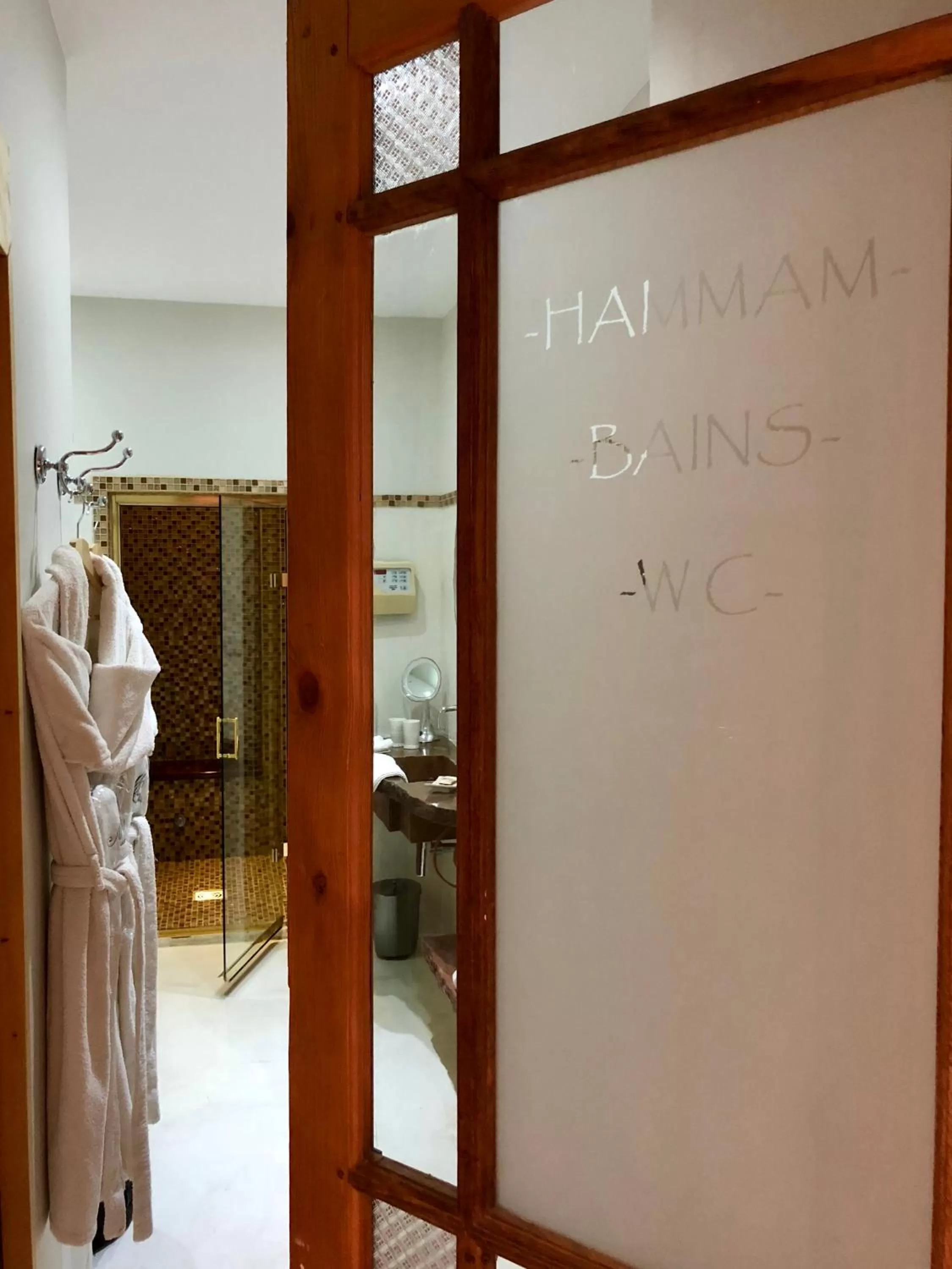 Bed in Le Mas de l'Espérance - Chambres d'hôtes de Prestige