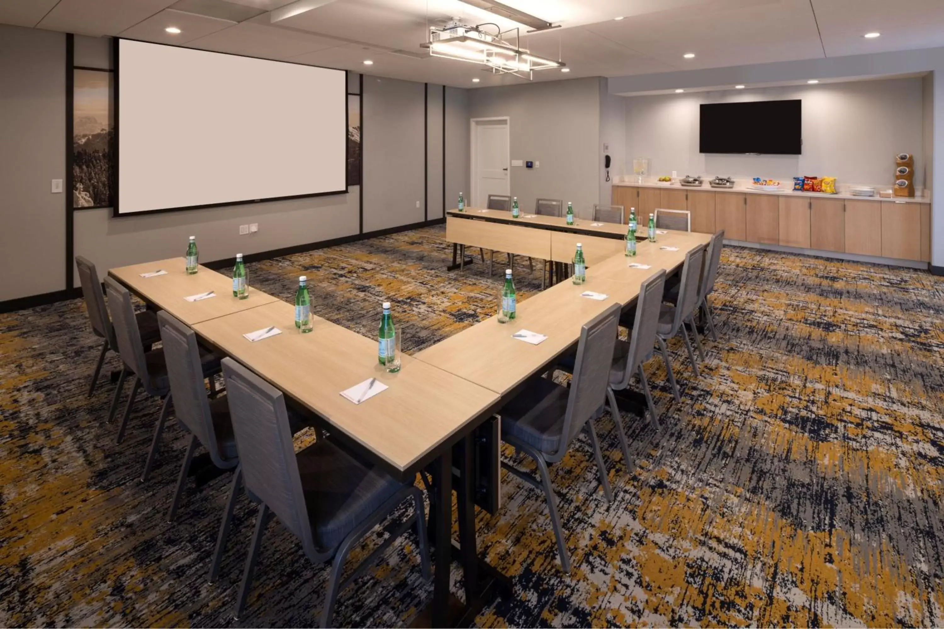 Meeting/conference room in TownePlace Suites by Marriott Ellensburg