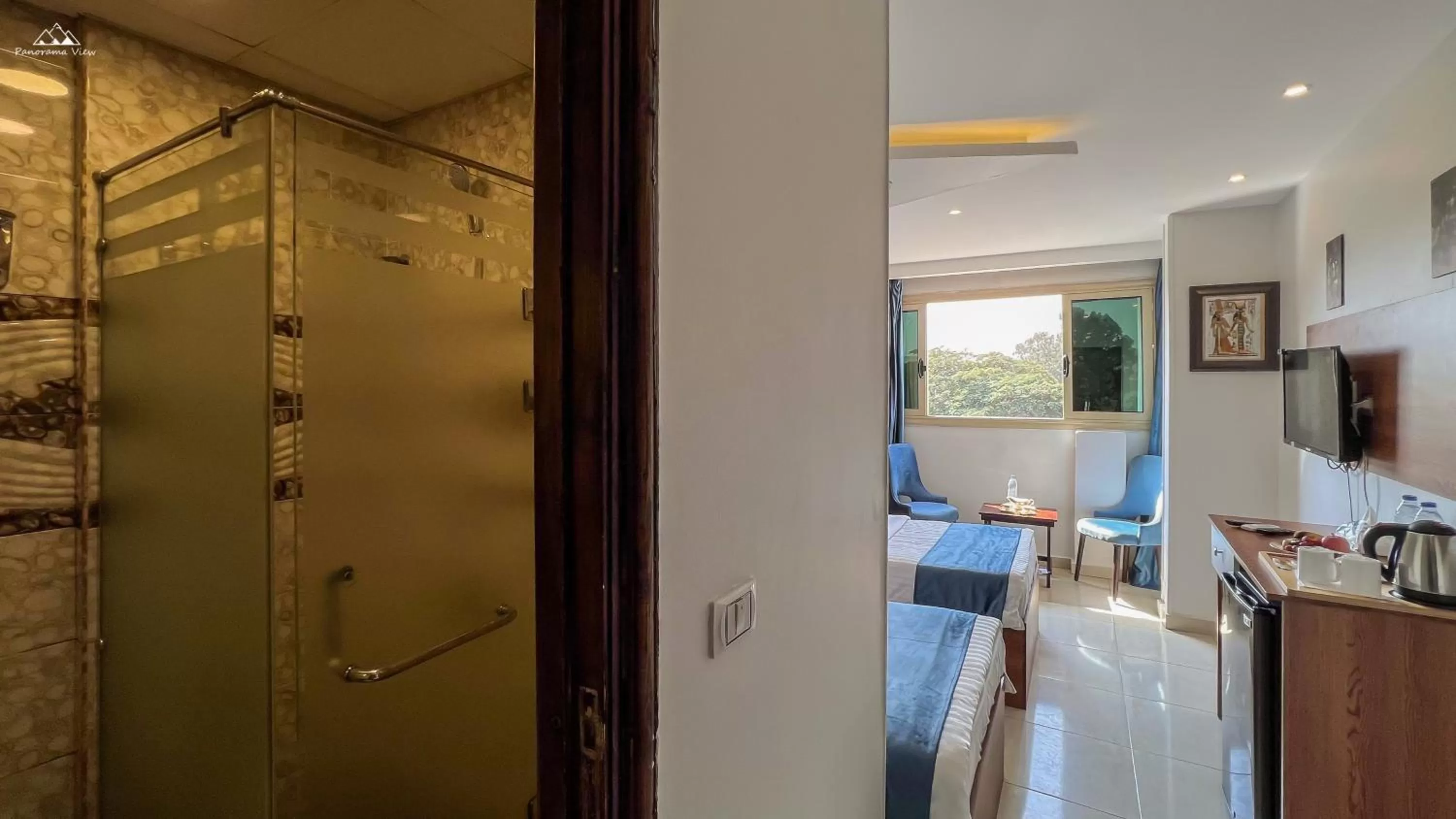 Bedroom in PANORAMA view pyramids