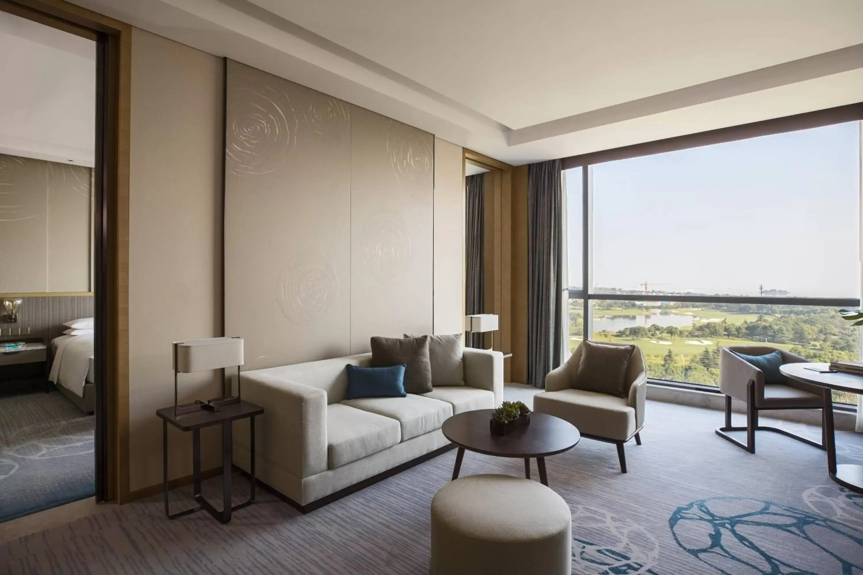 Living room, Seating Area in Suzhou Marriott Hotel Taihu Lake