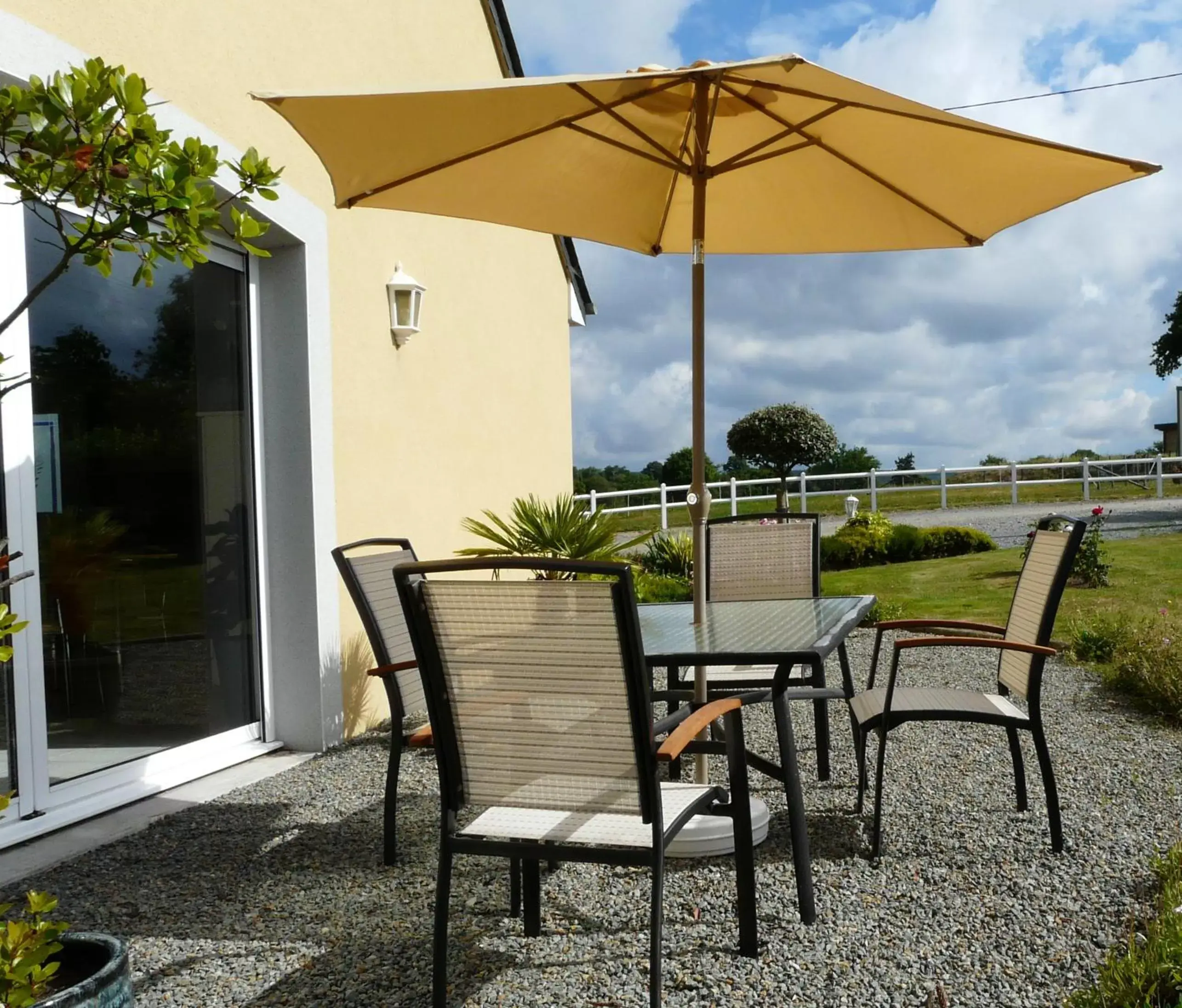 Balcony/Terrace in Chambre d'hôtes Le Pot au Lait